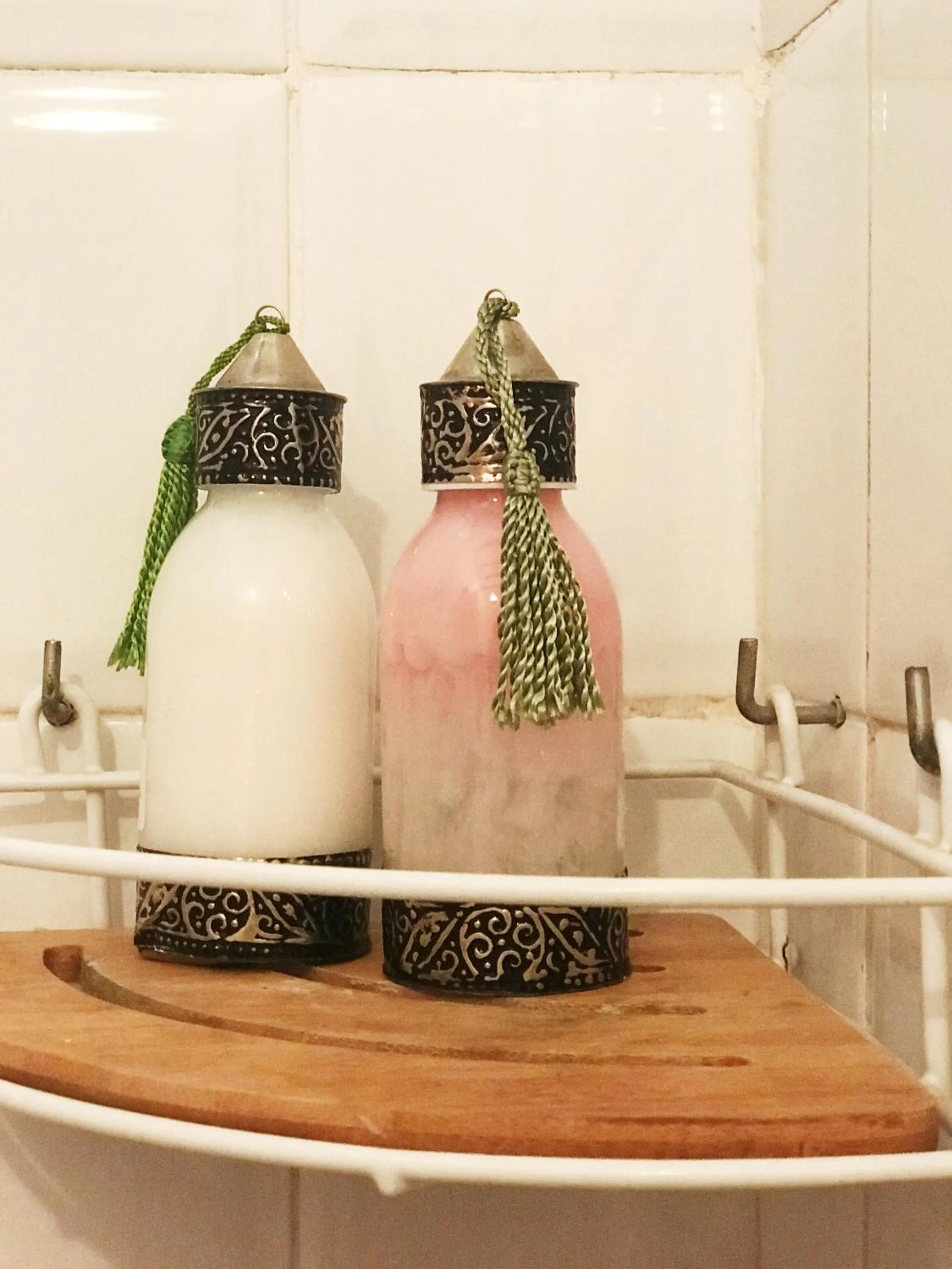 Shower in Riad Orange