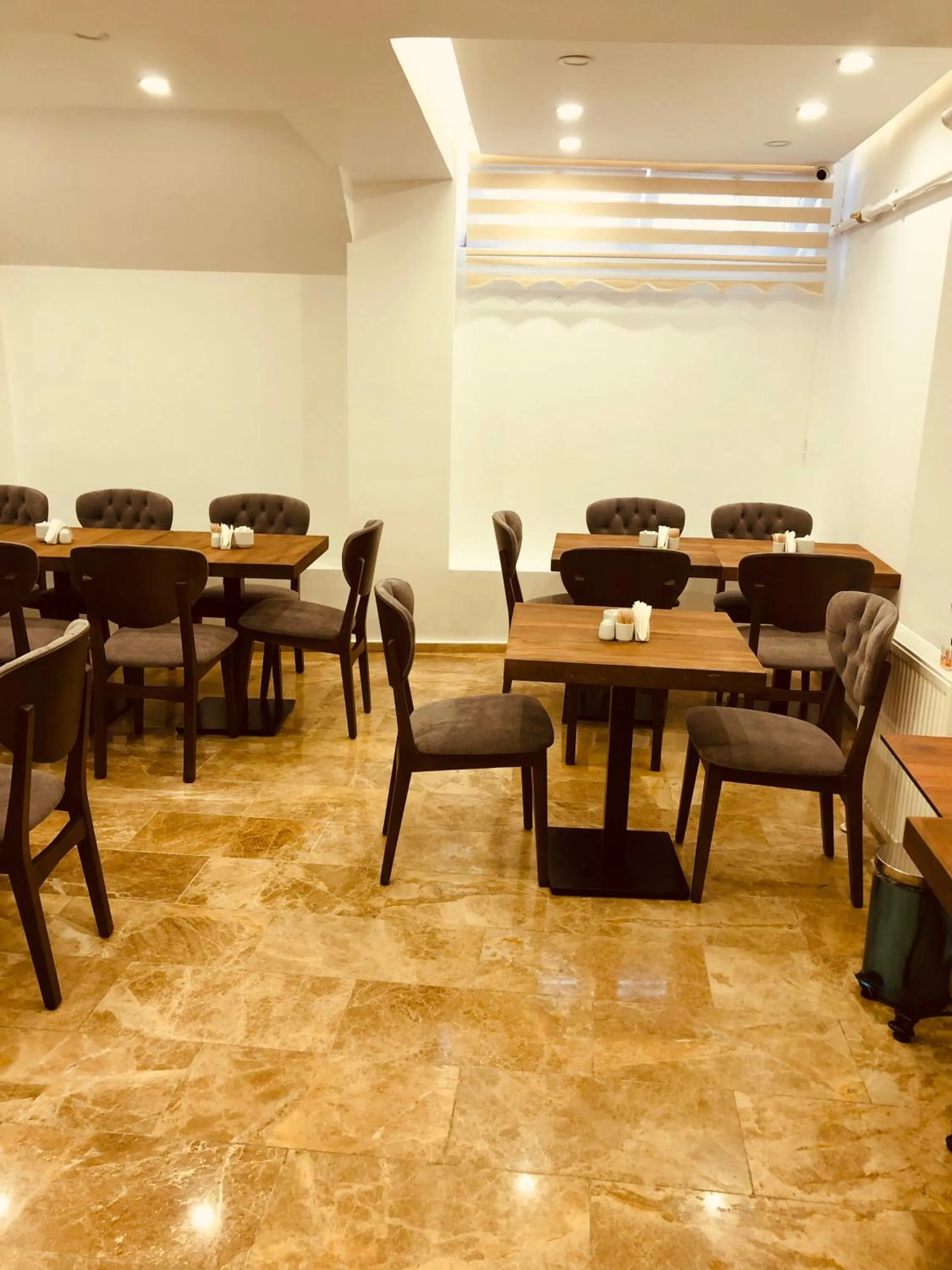 Restaurant/places to eat in Beyhan Hotel