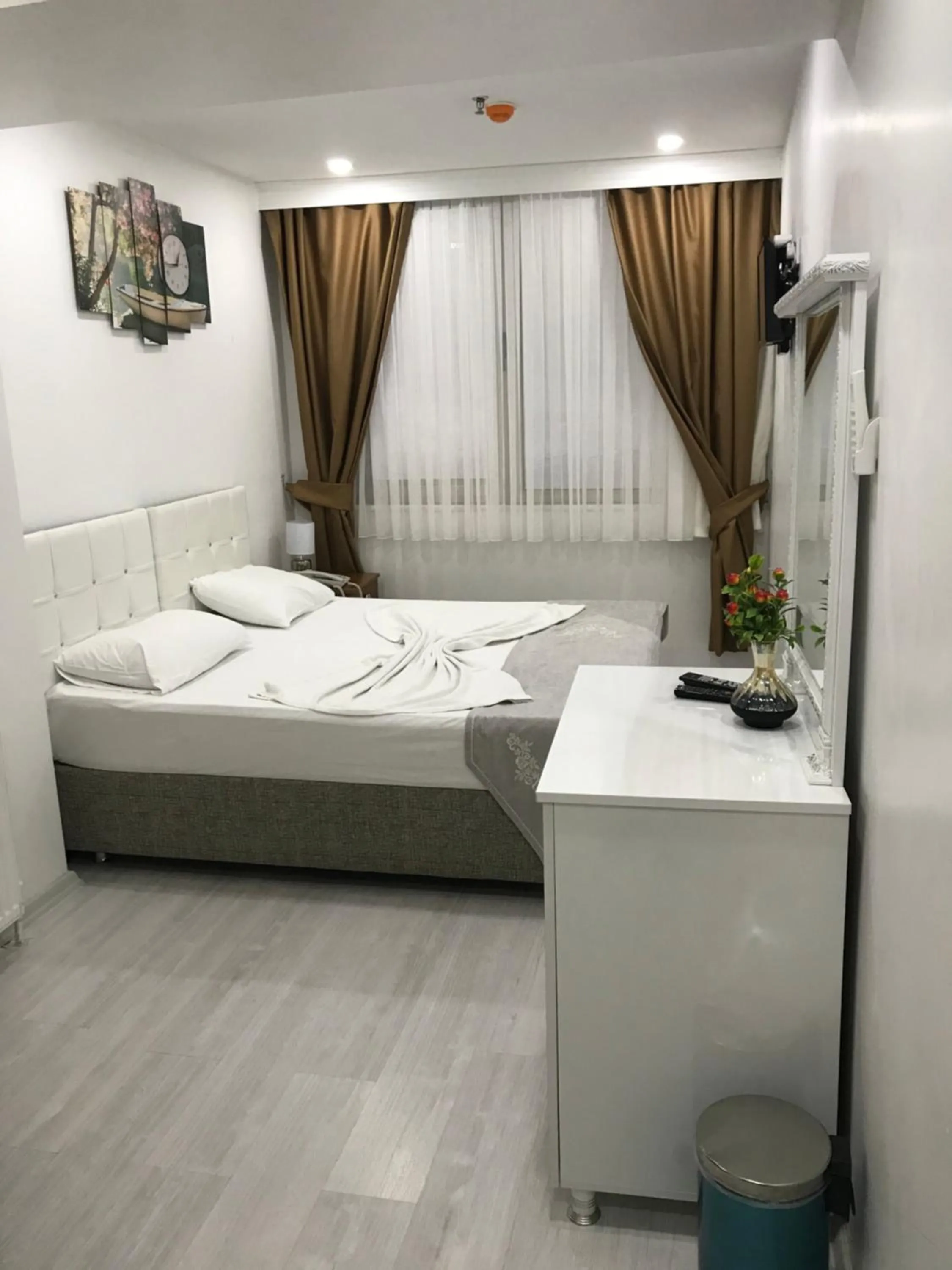 Photo of the whole room, Bed in Beyhan Hotel