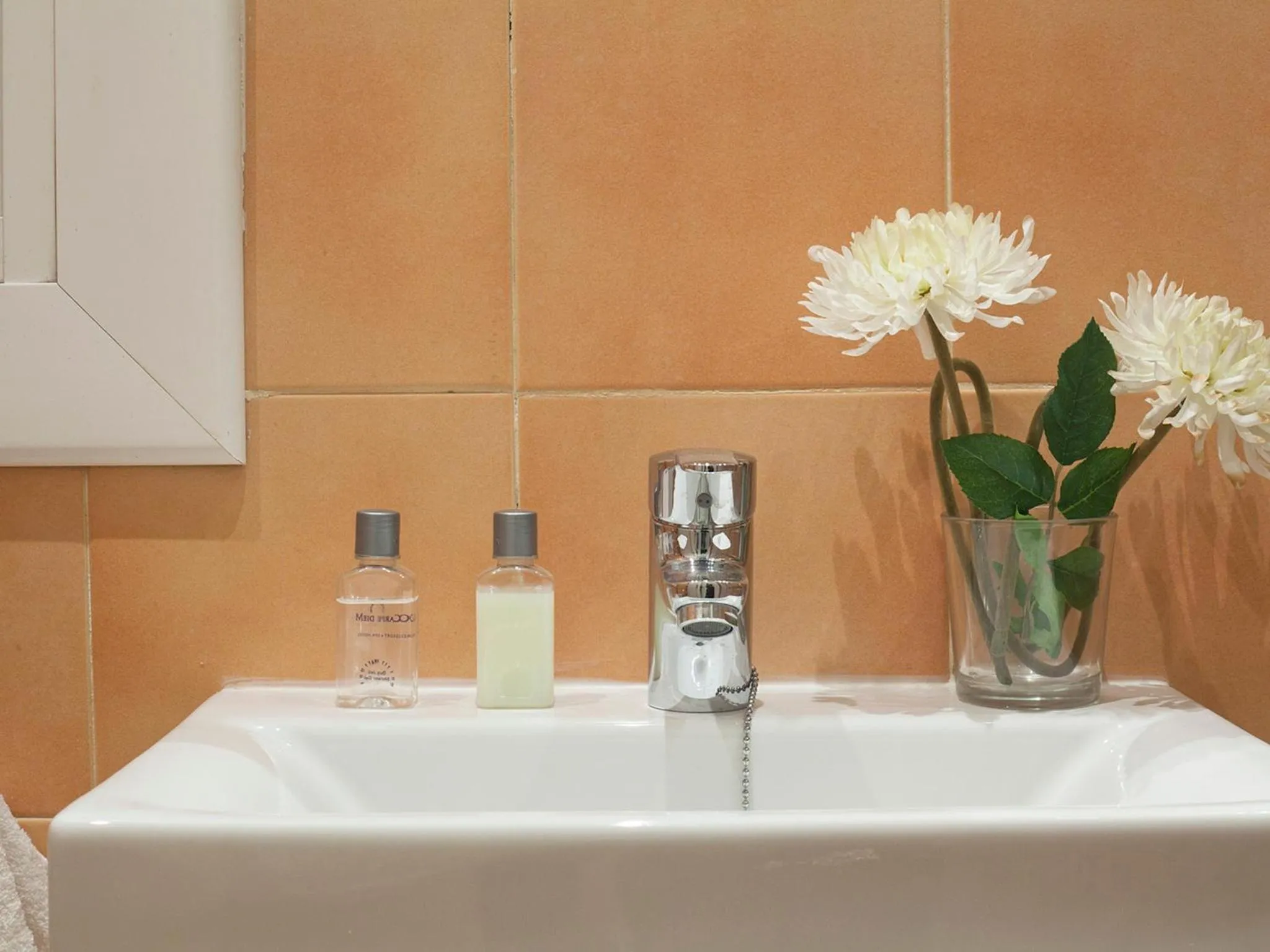 Toilet in Spot Smart Nomad