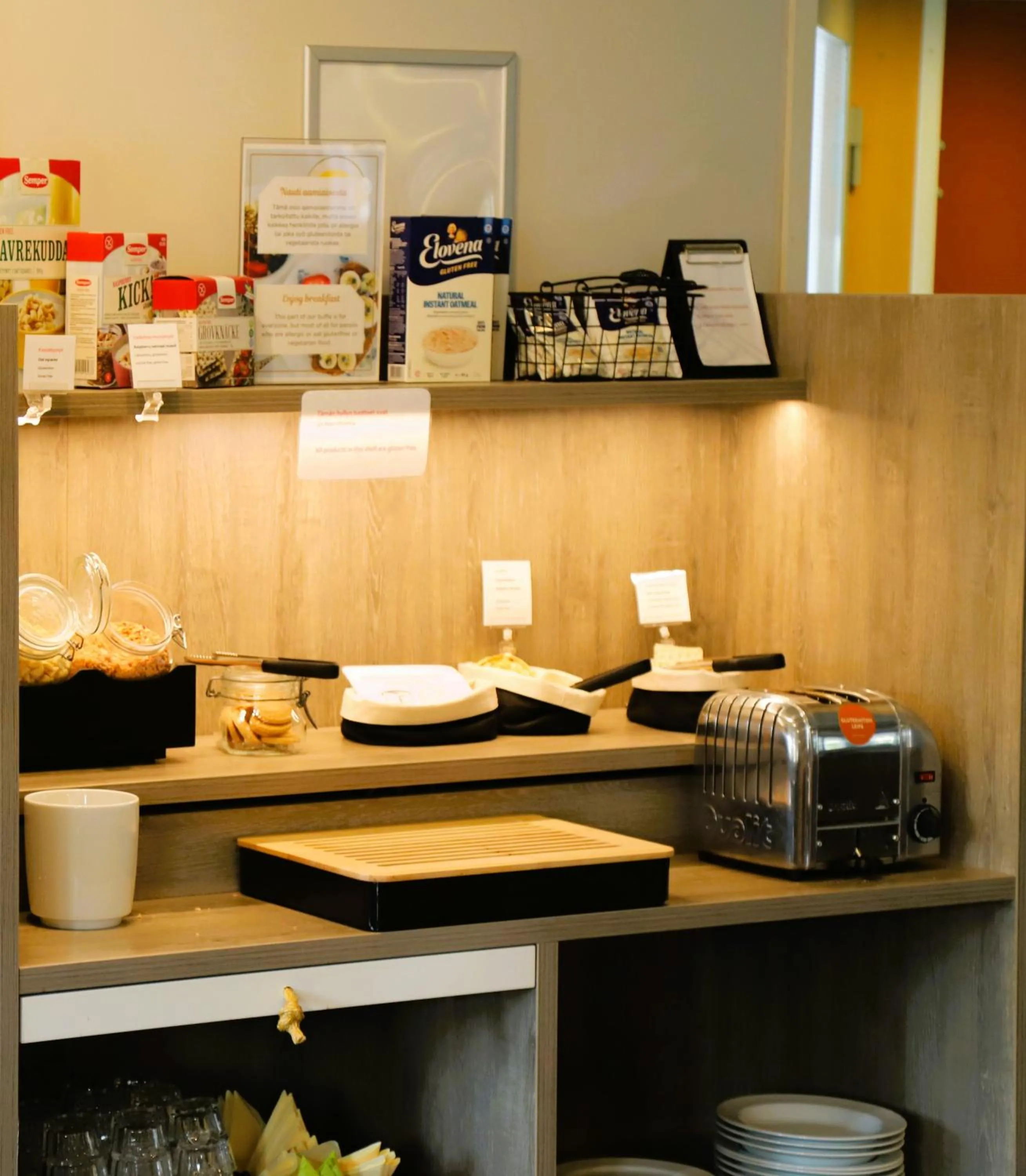 Buffet breakfast in Hotel Jokipuisto