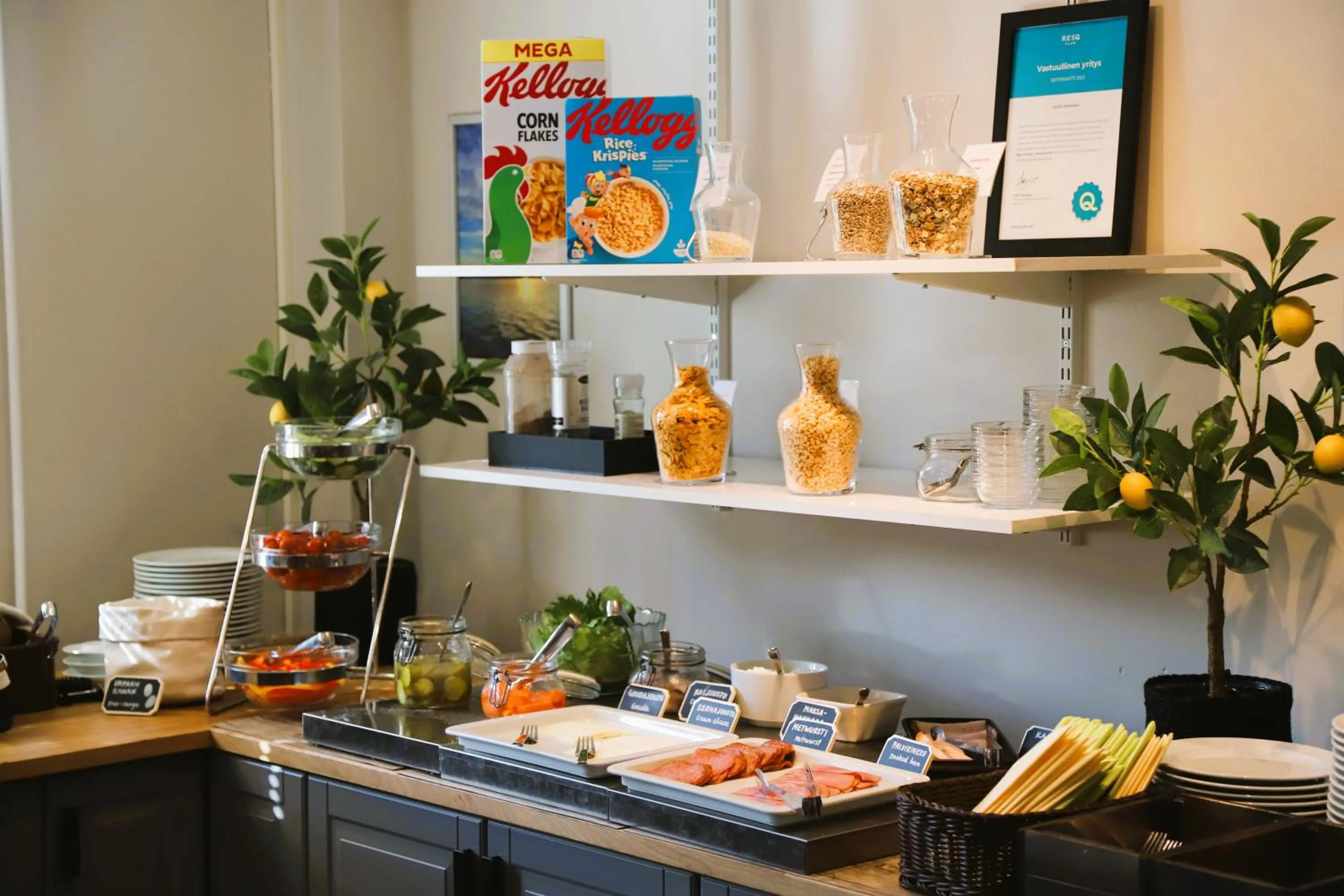 Buffet breakfast in Hotel Jokipuisto