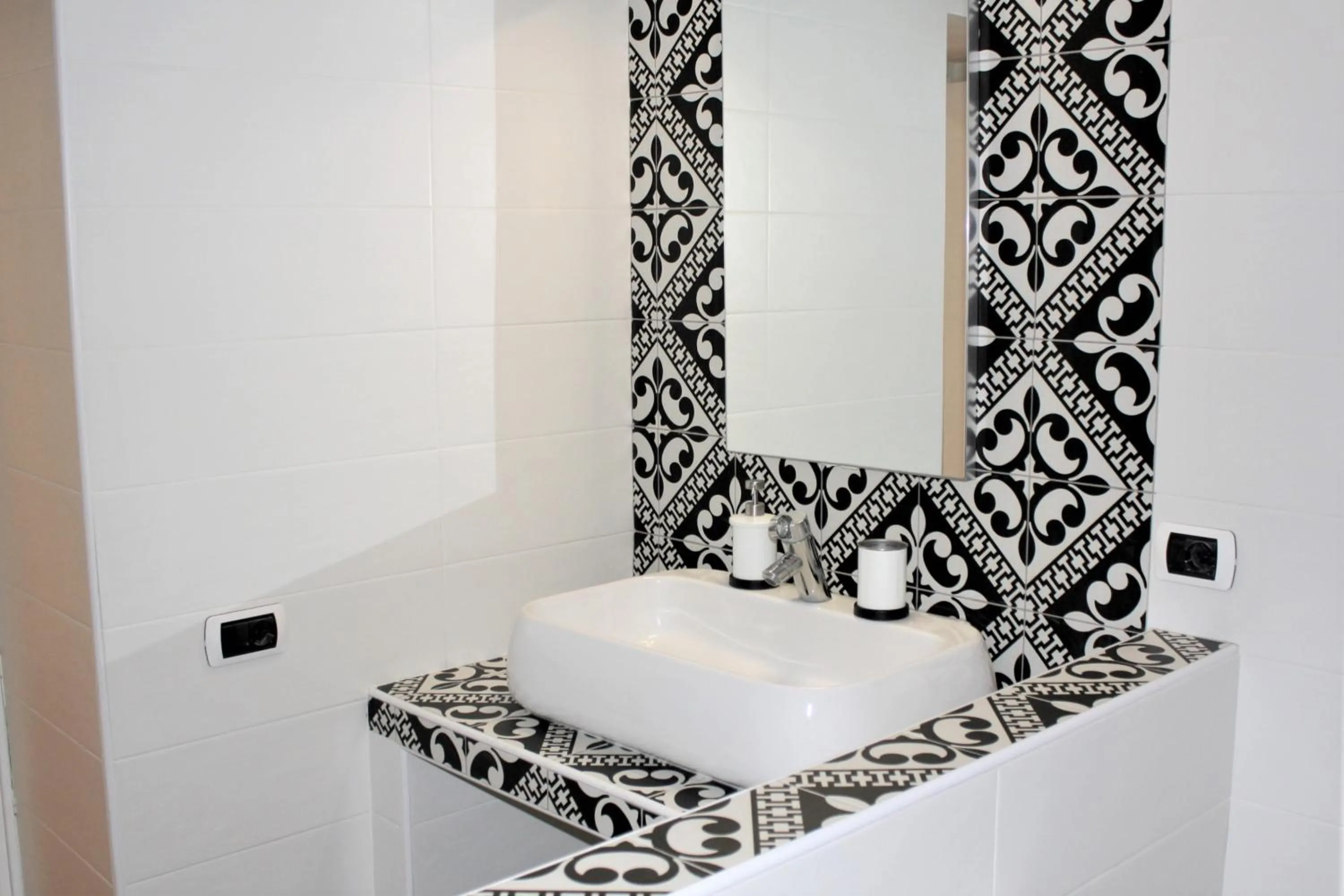 Bathroom in Domus Caecilia - via Cola di Rienzo