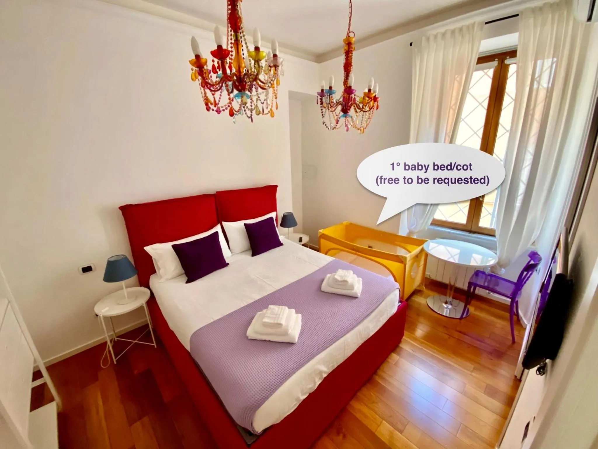 Photo of the whole room, Bed in Domus Caecilia - via Cola di Rienzo