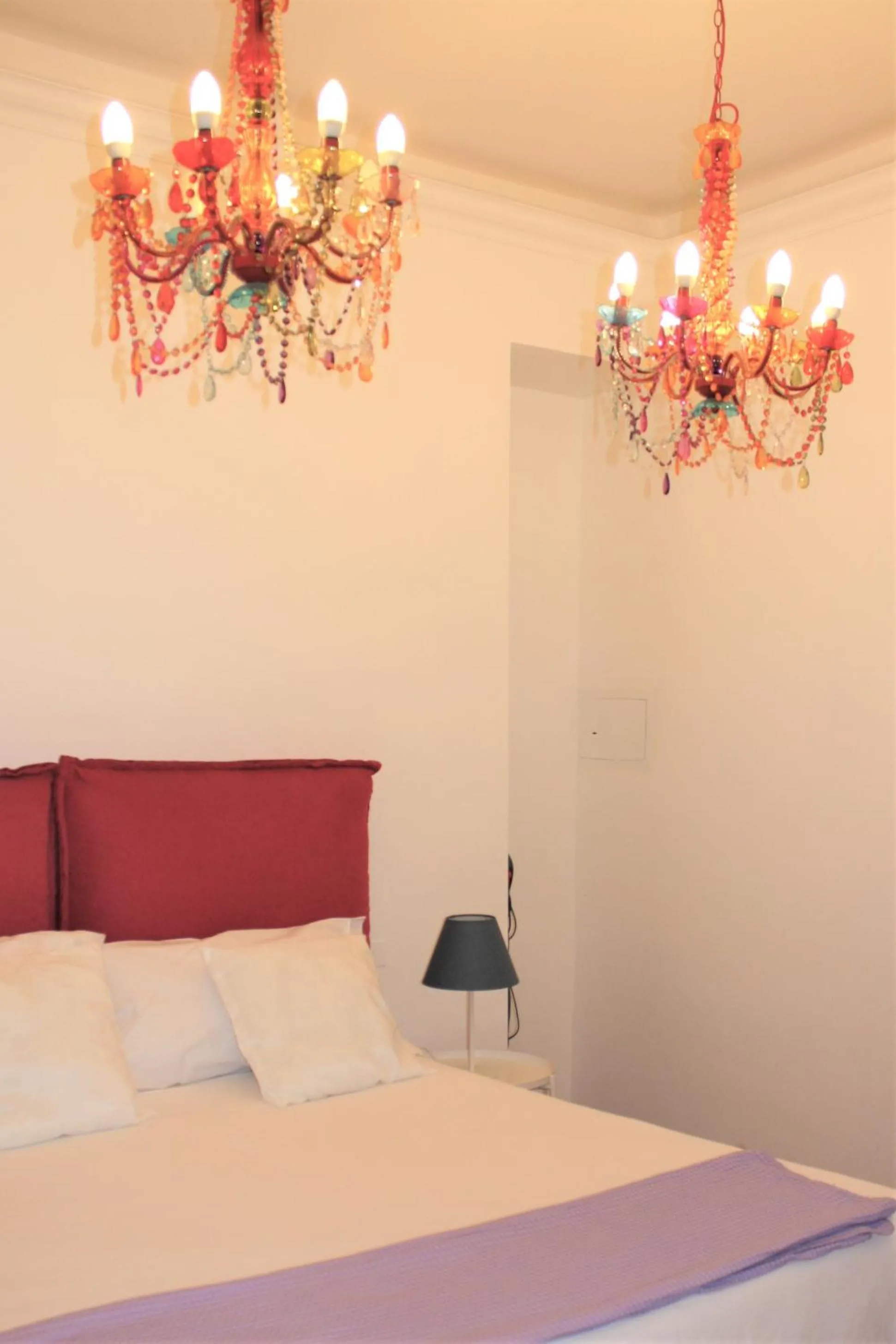 Bedroom, Bed in Domus Caecilia - via Cola di Rienzo