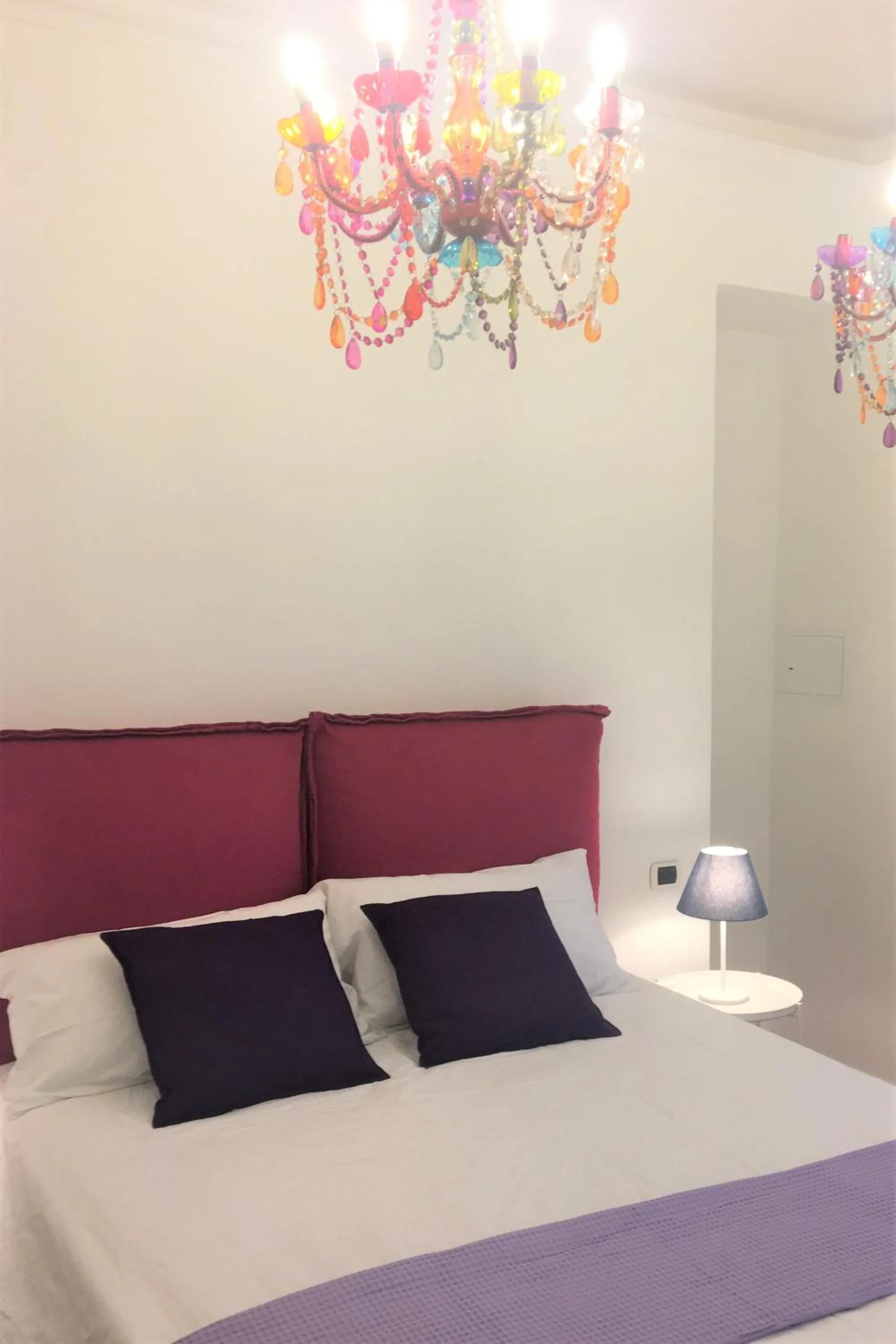 Bedroom, Bed in Domus Caecilia - via Cola di Rienzo
