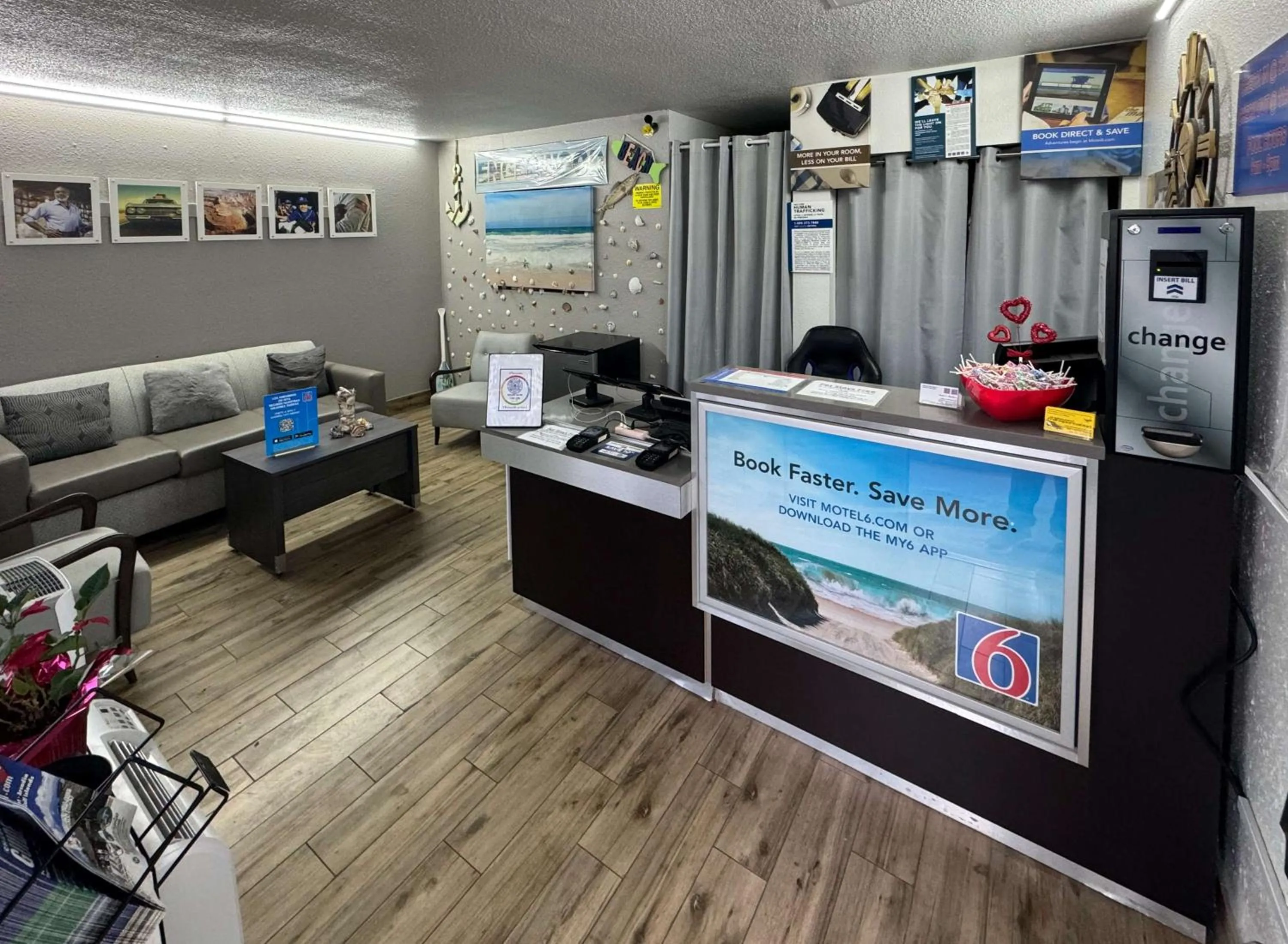 Lobby or reception in Motel 6 Englewood, FL