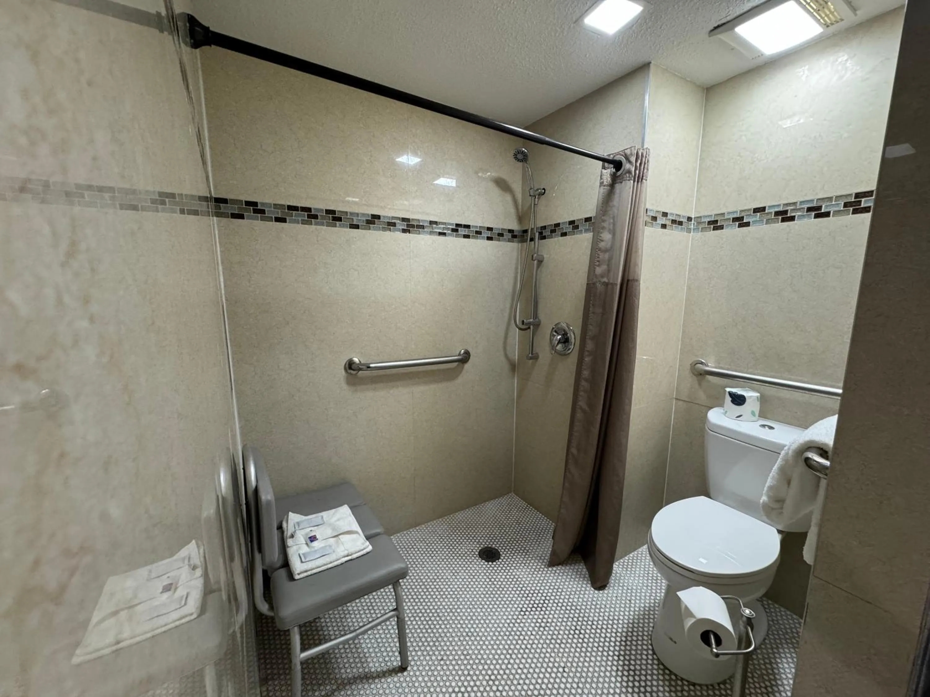 Shower in Motel 6 Englewood, FL