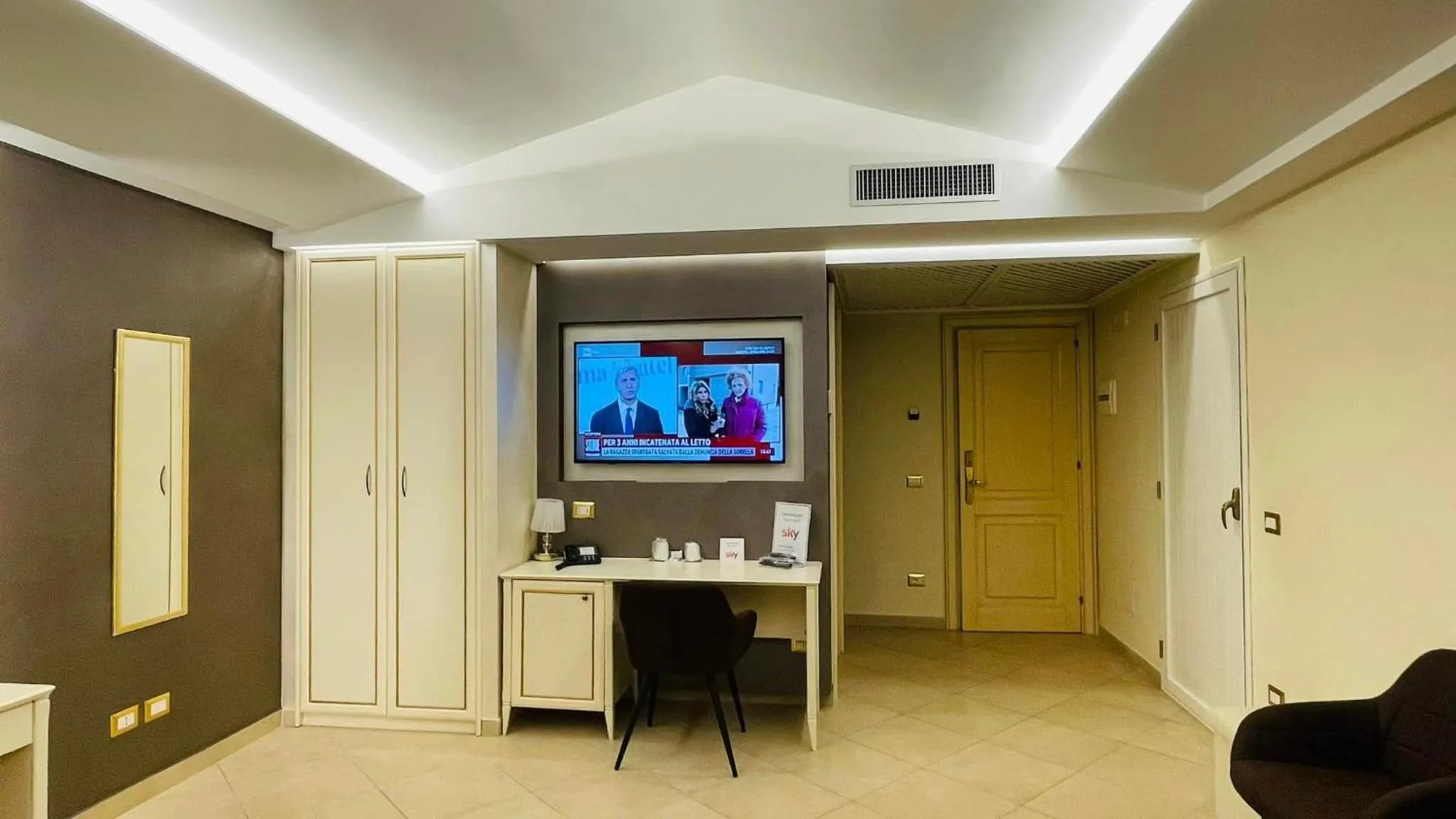 TV and multimedia in Vittorio Emanuele Boutique Hotel