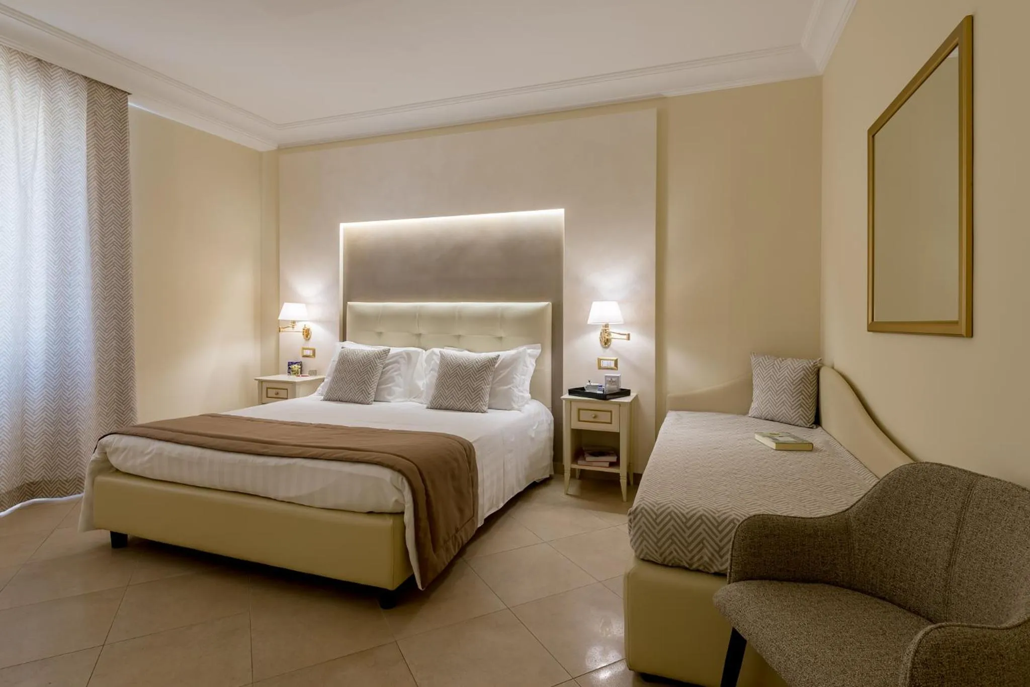 Photo of the whole room, Bed in Vittorio Emanuele Boutique Hotel