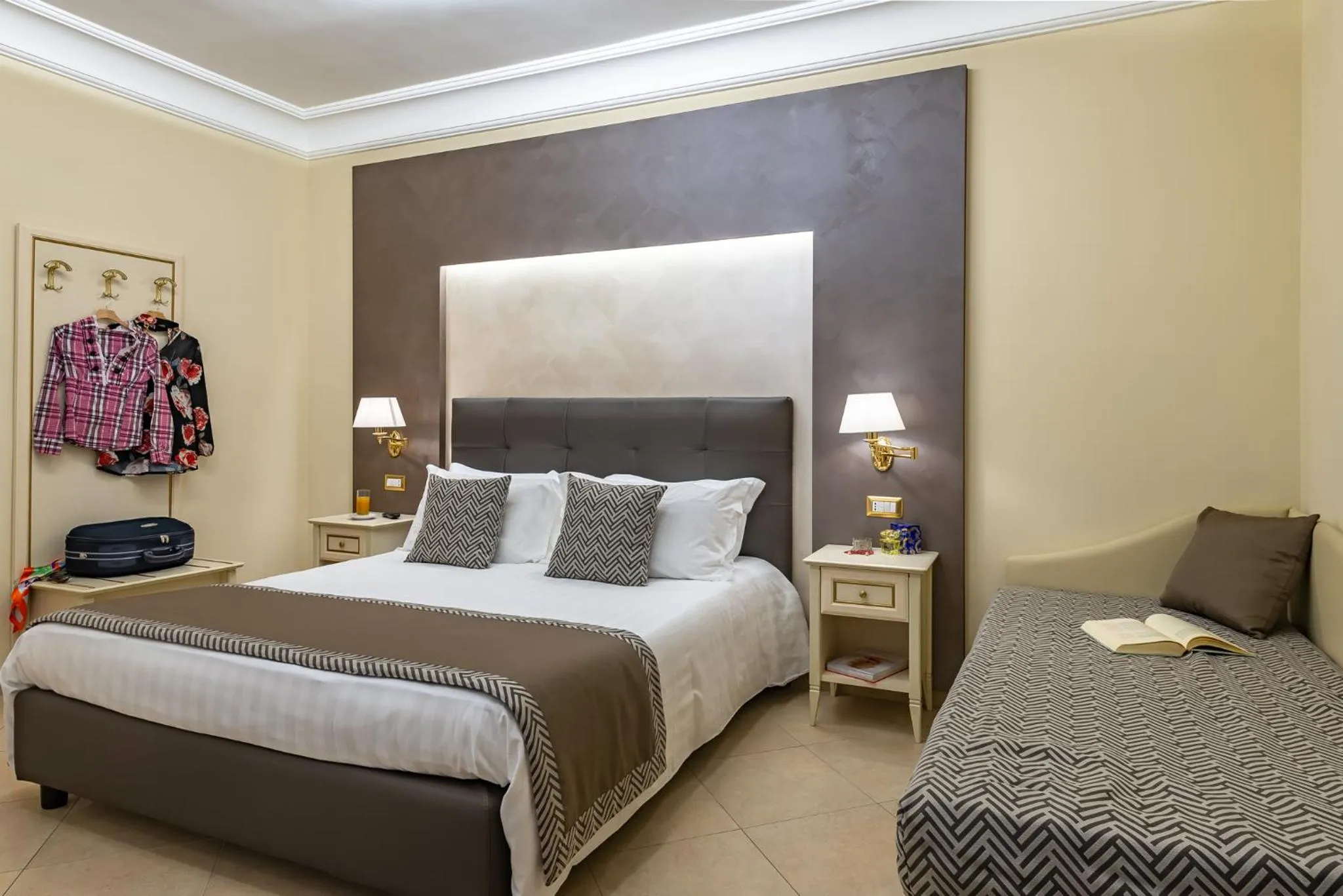 Photo of the whole room, Bed in Vittorio Emanuele Boutique Hotel