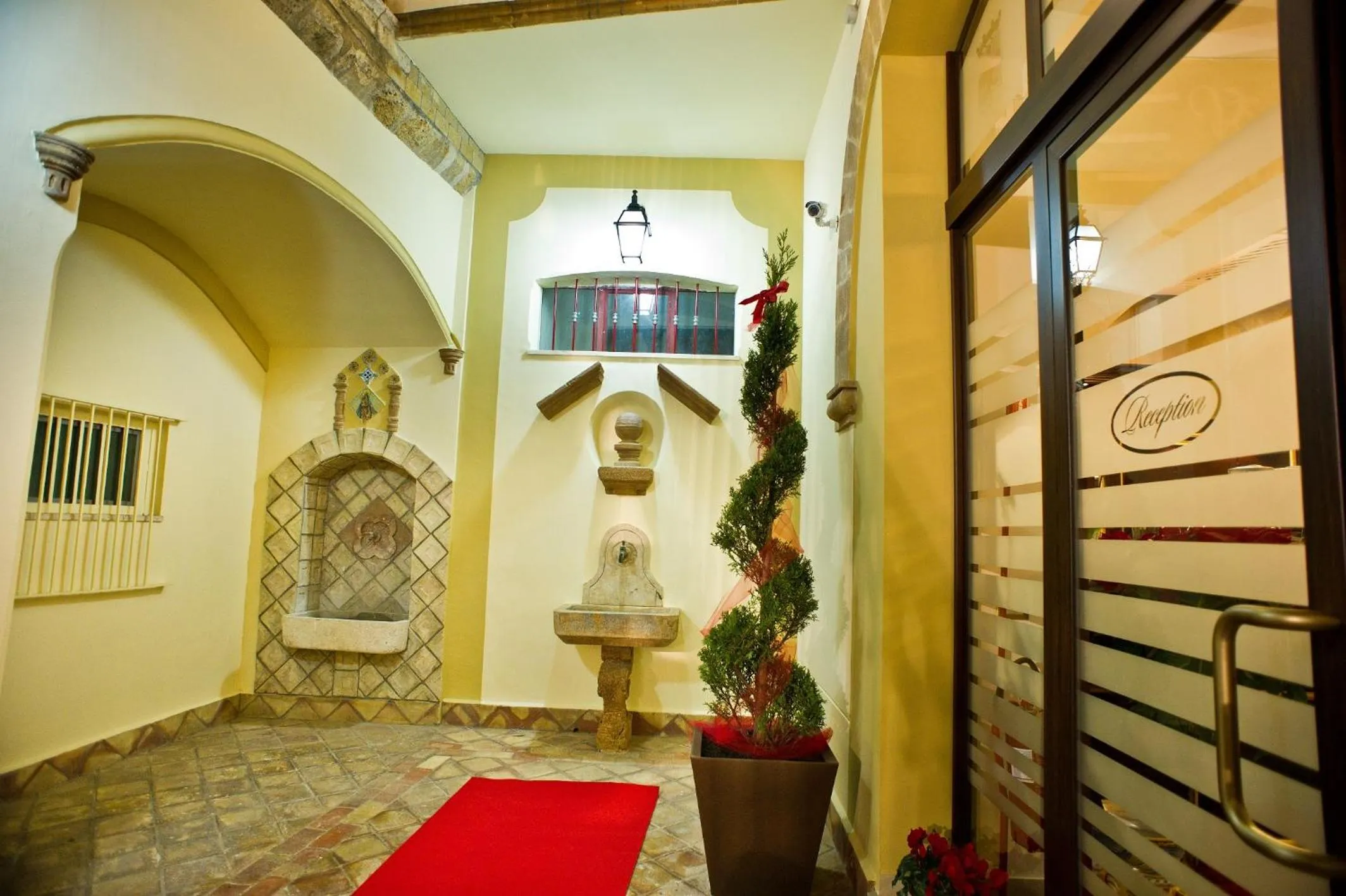 Facade/entrance in Vittorio Emanuele Boutique Hotel