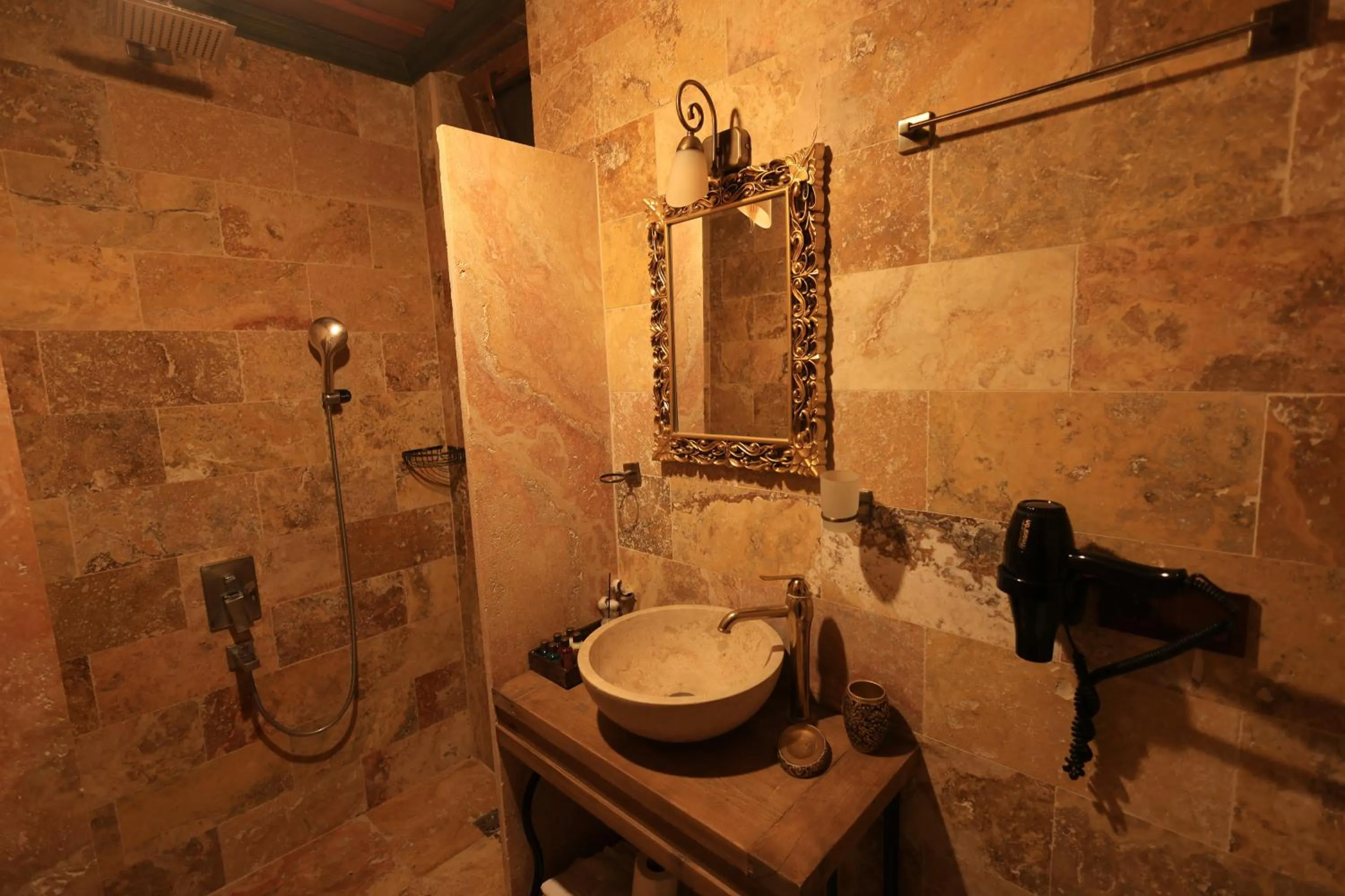 Shower in Katapa Stone House