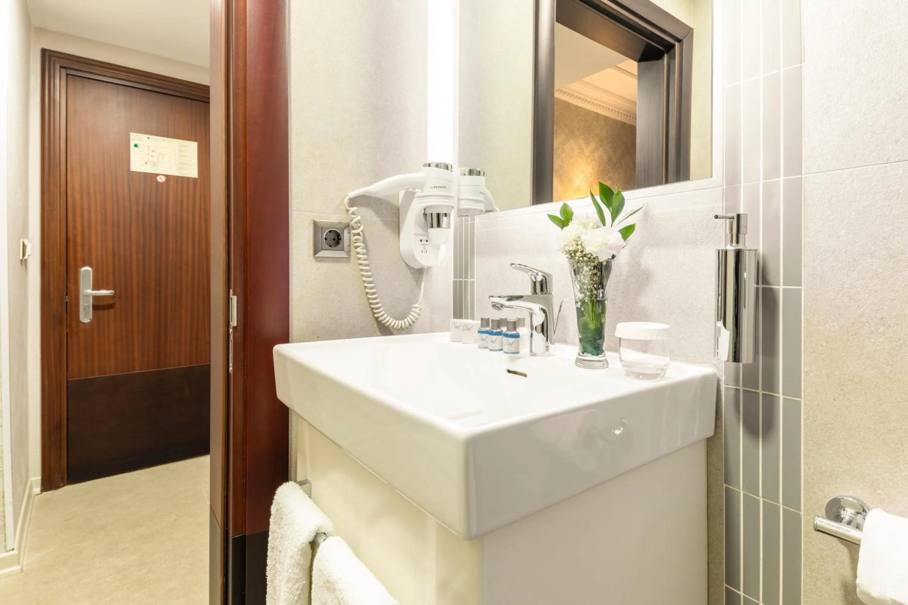 Bathroom in Rast Hotel Sultanahmet