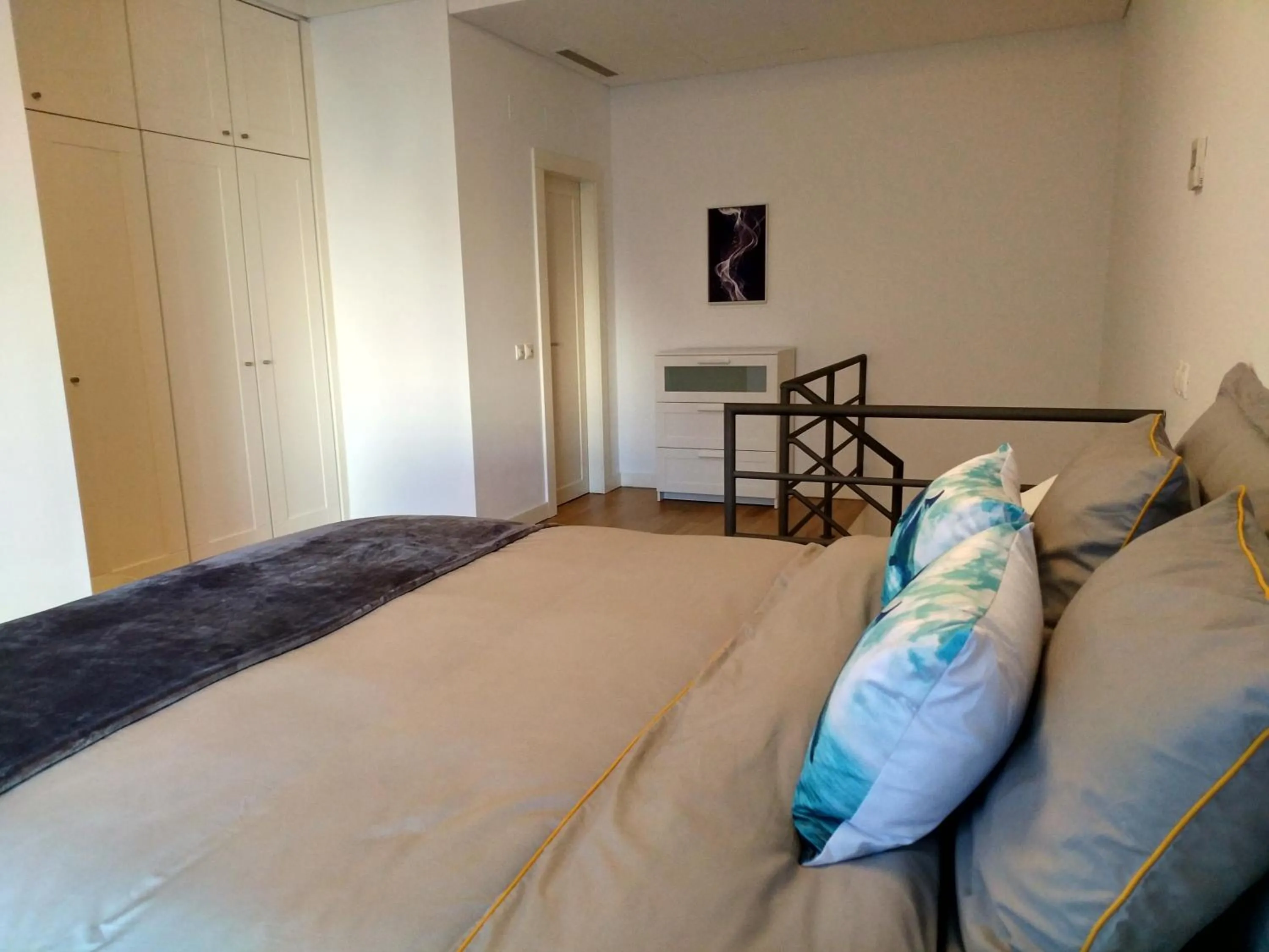 Bedroom, Bed in Nice duplex apartment with free pool and garage