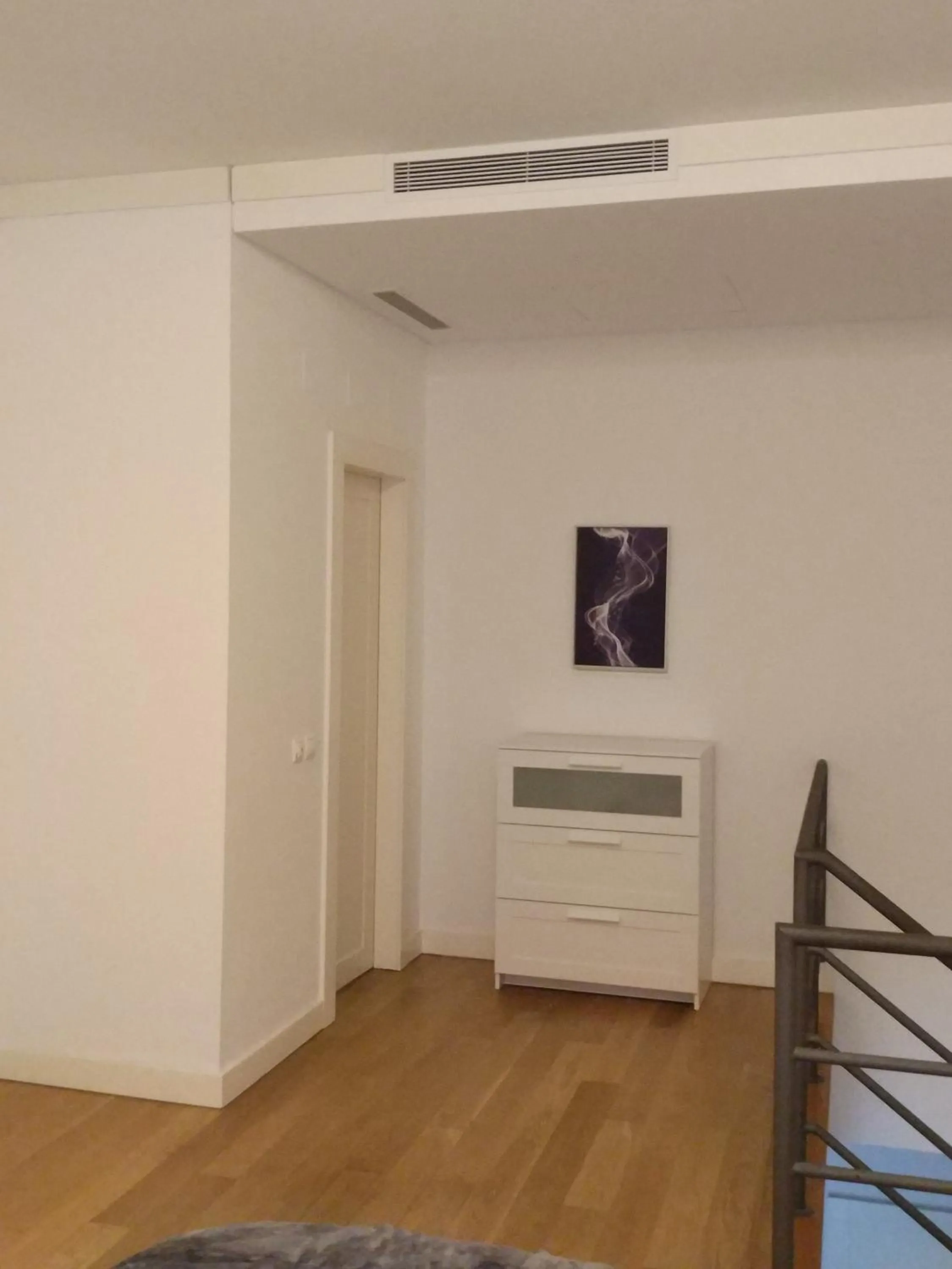 Bed in Nice duplex apartment with free pool and garage