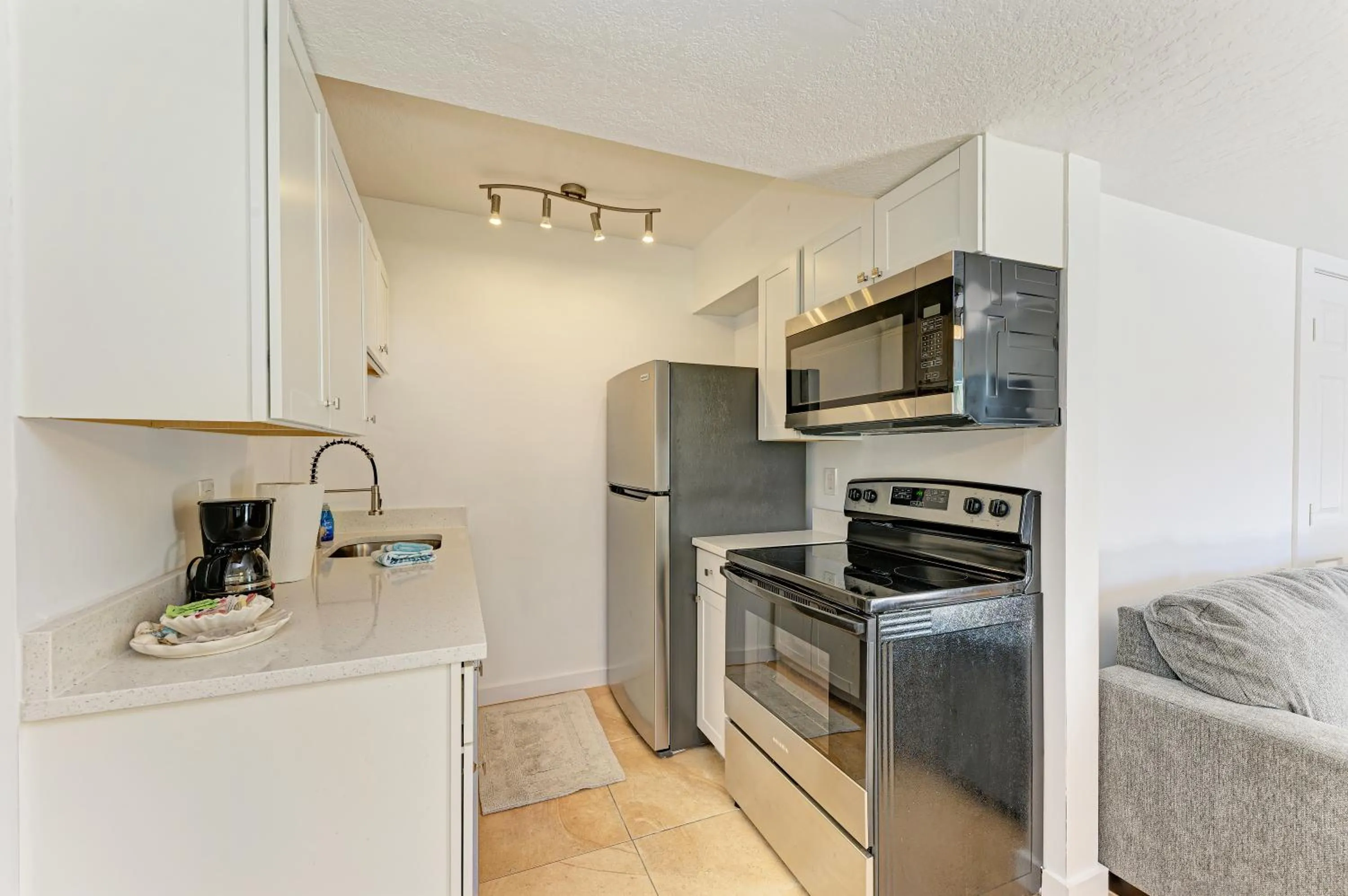 Kitchen or kitchenette in The Ringling Beach House