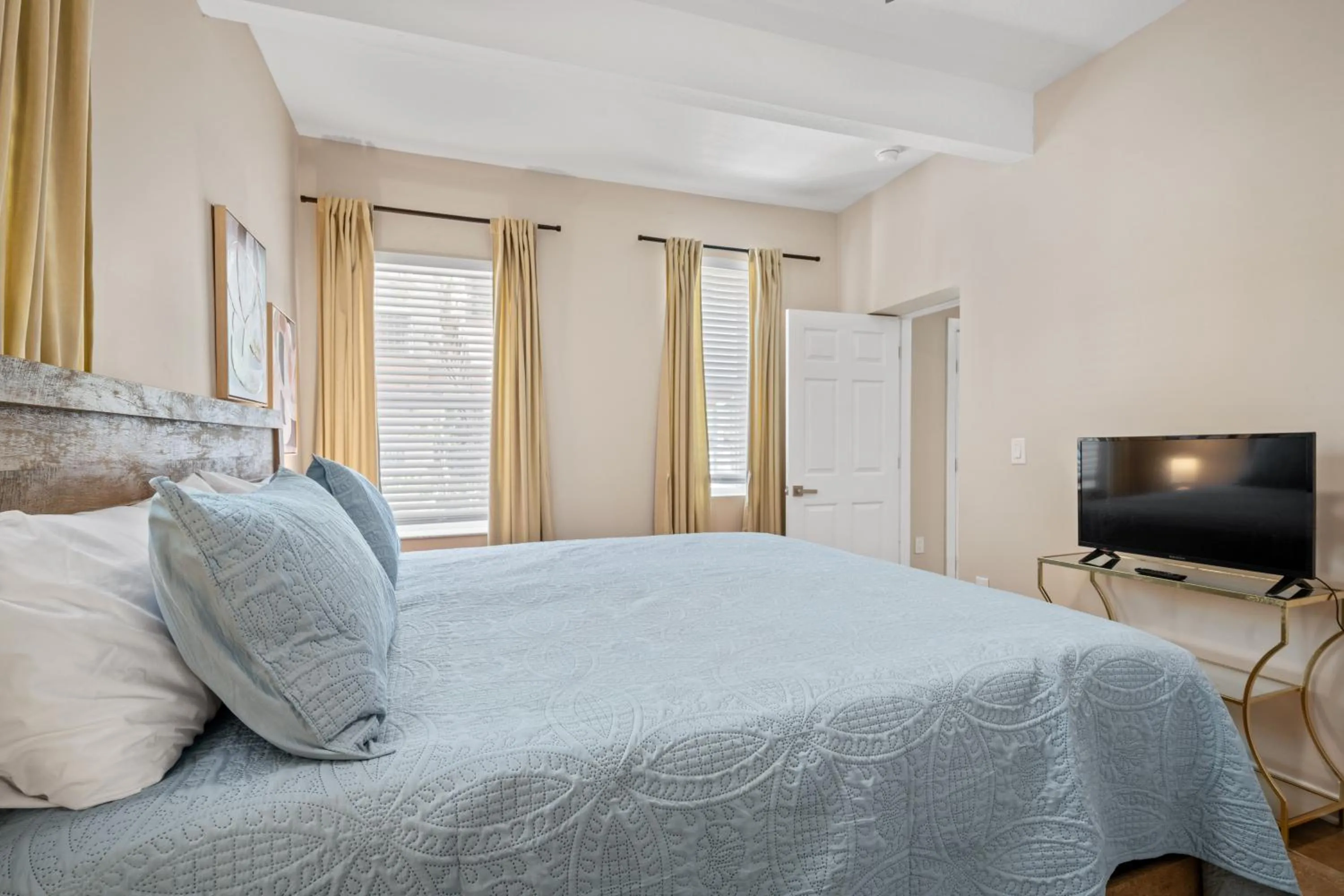 Bedroom, Bed in The Ringling Beach House