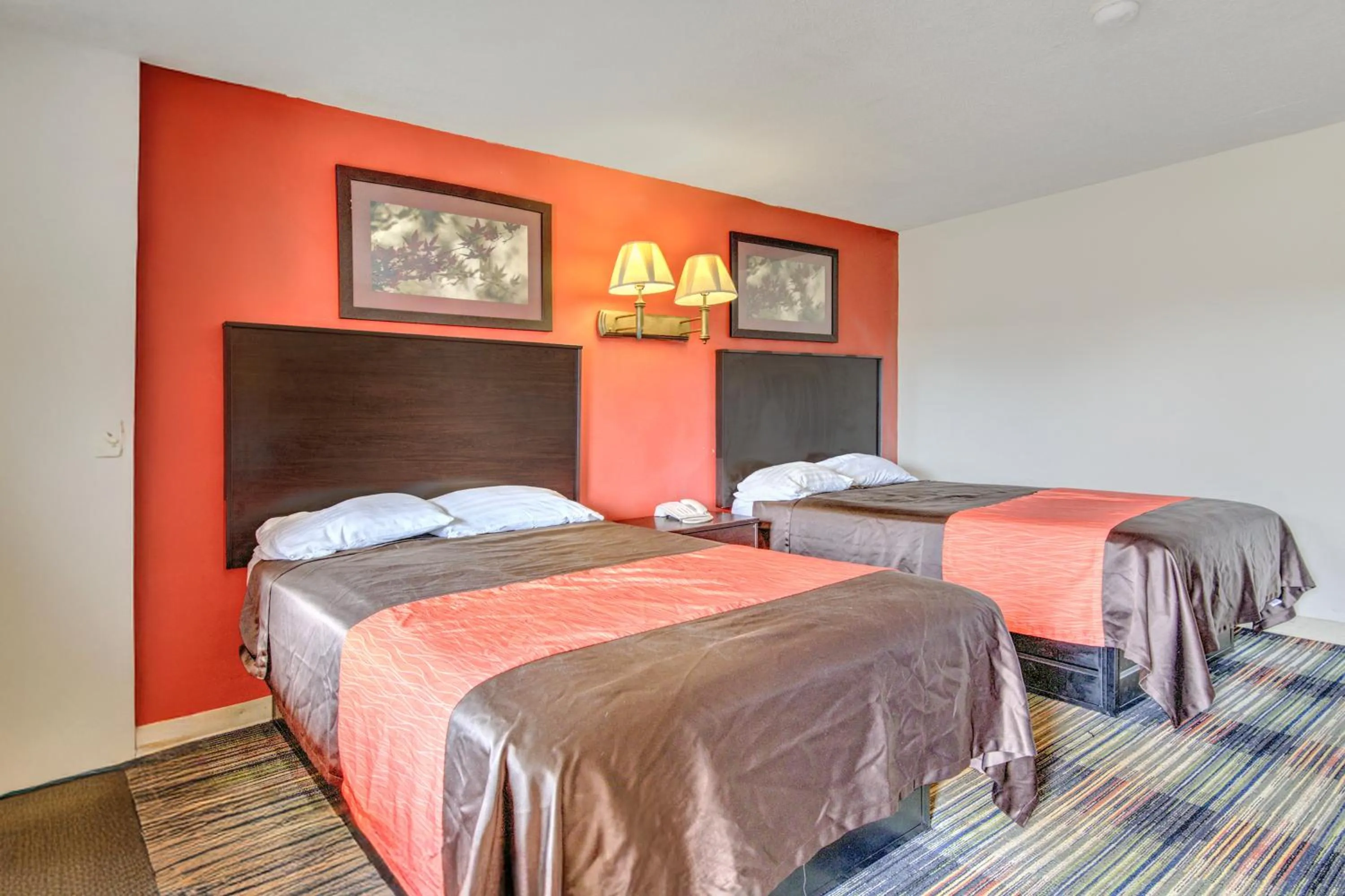 Bedroom, Bed in OYO Palm Leaf Motel