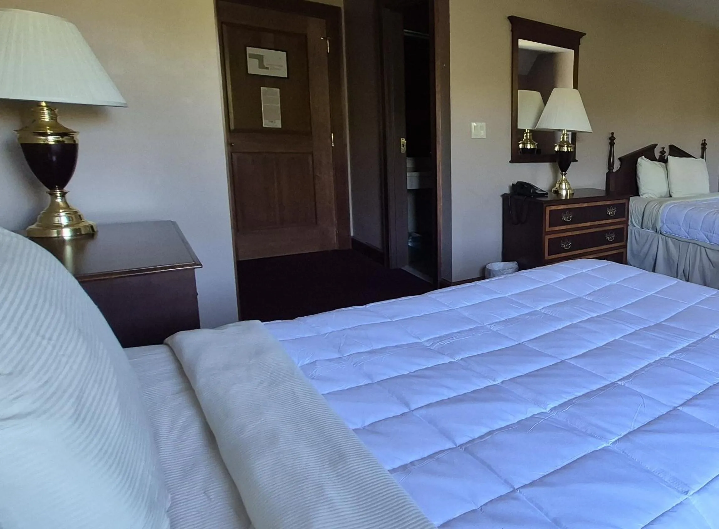 Bedroom, Bed in The Bertram Inn at Glenmoor