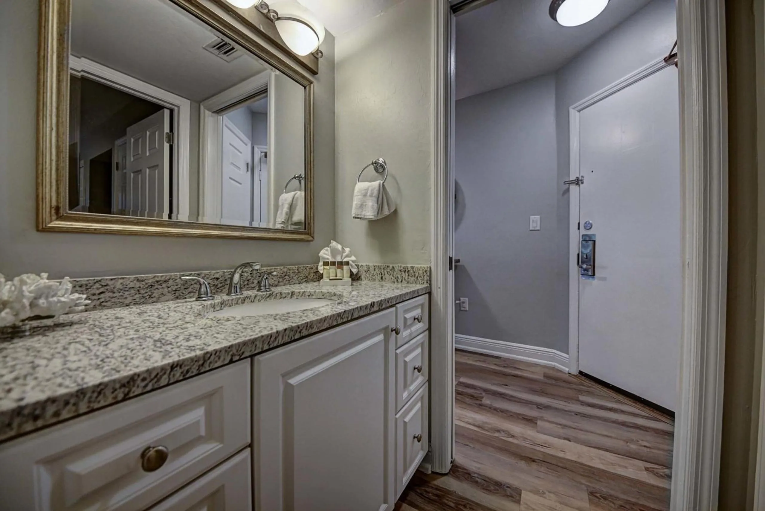 Bathroom in South Seas