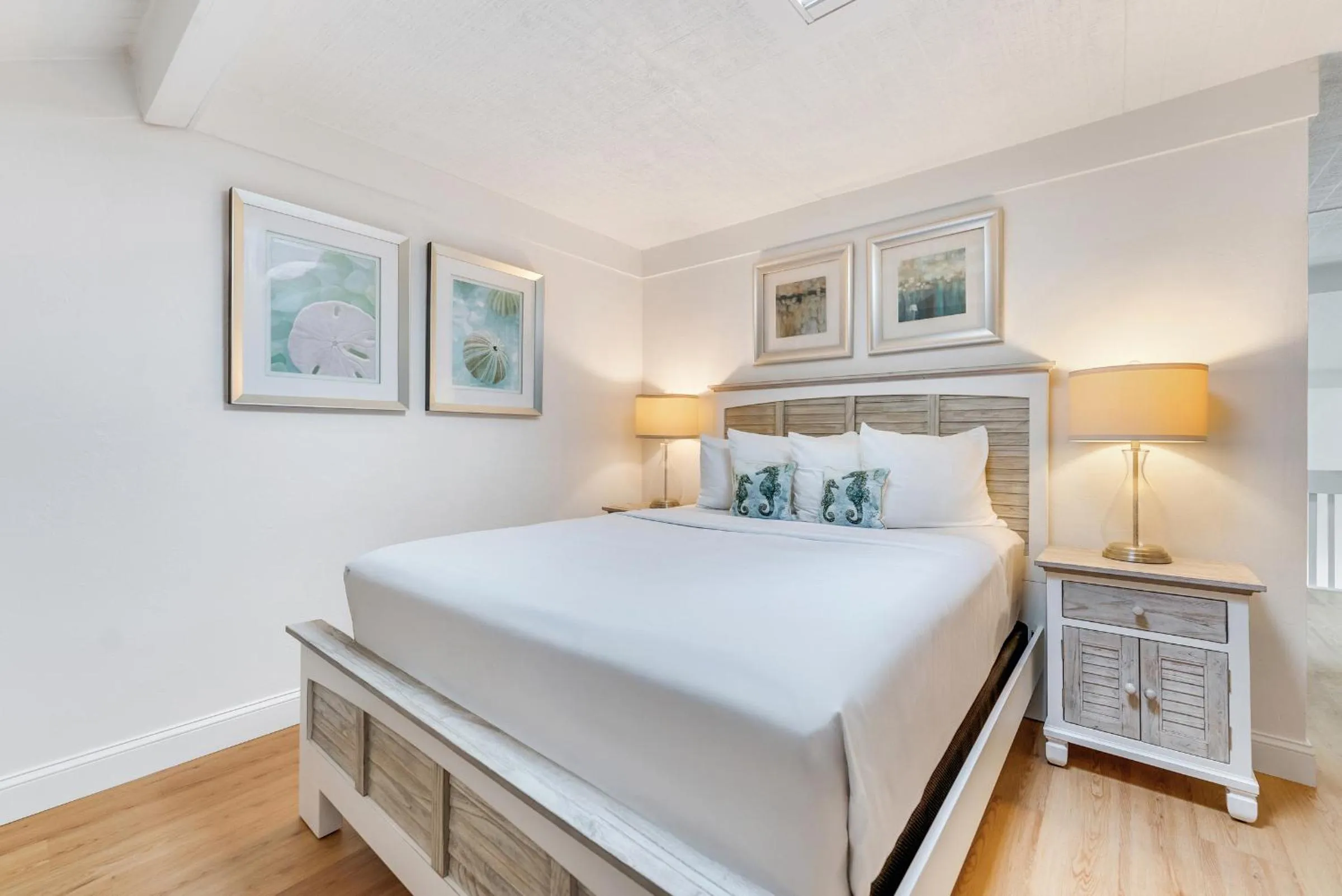 Bedroom, Bed in South Seas