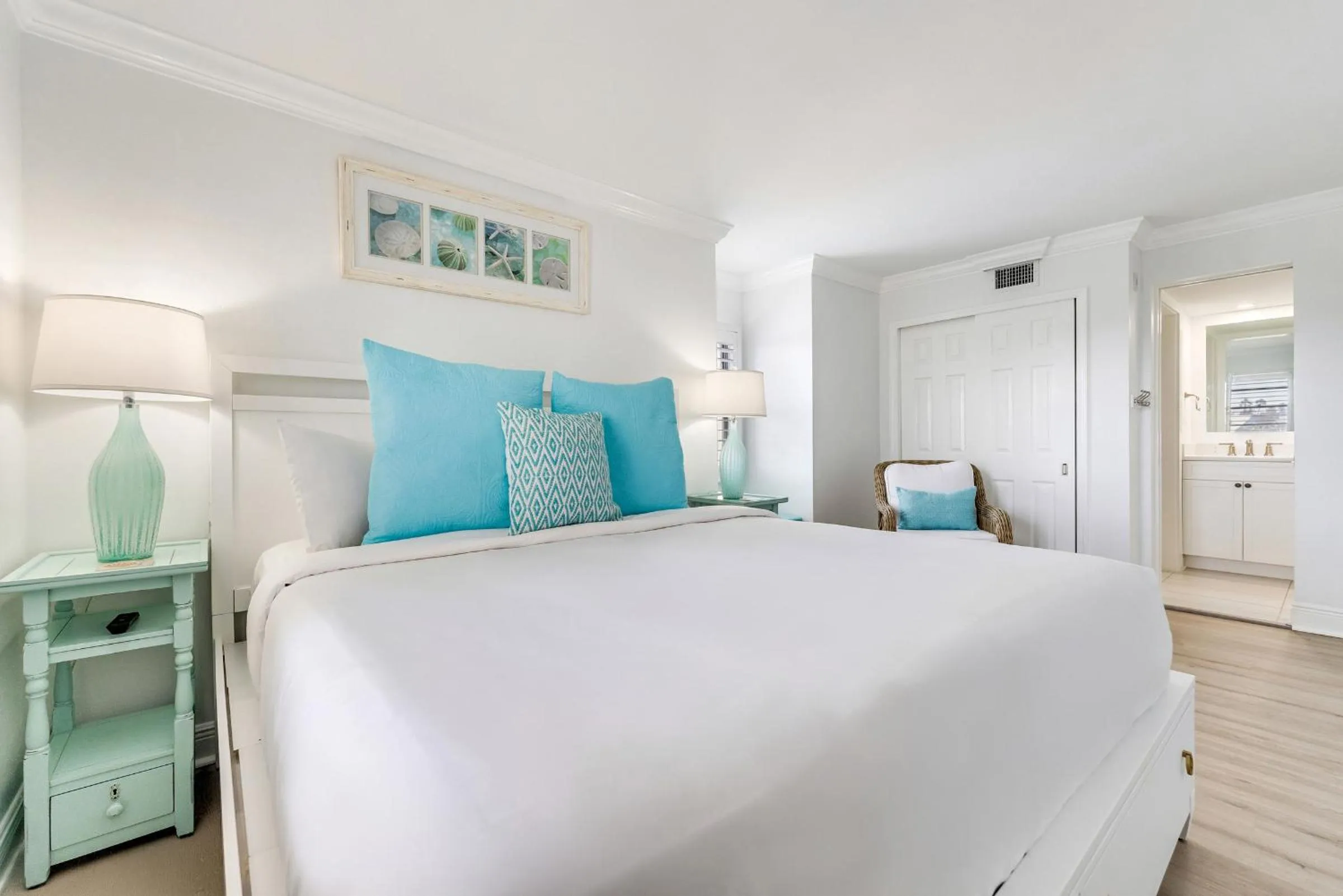 Bedroom, Bed in South Seas