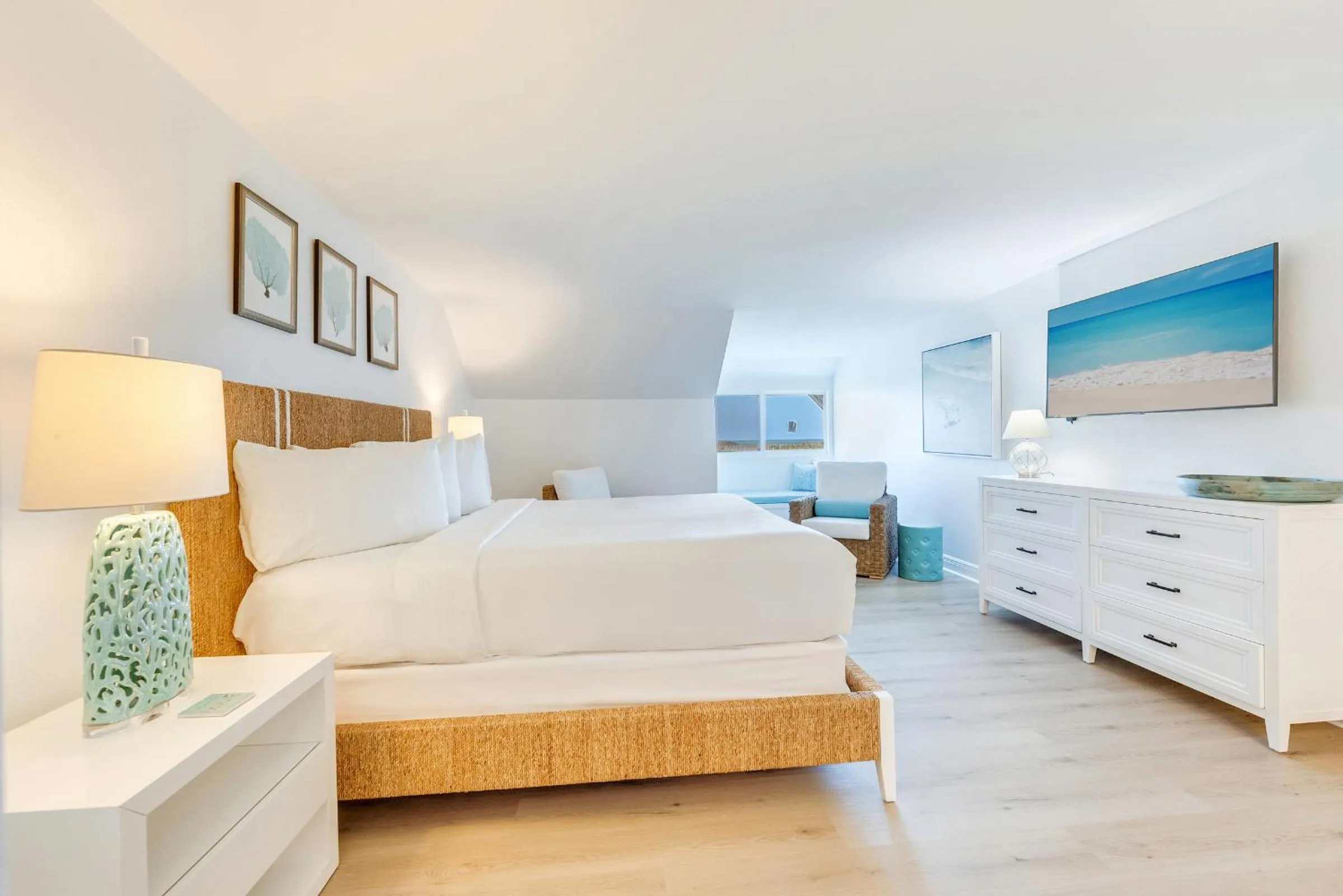 Bedroom, Bed in South Seas