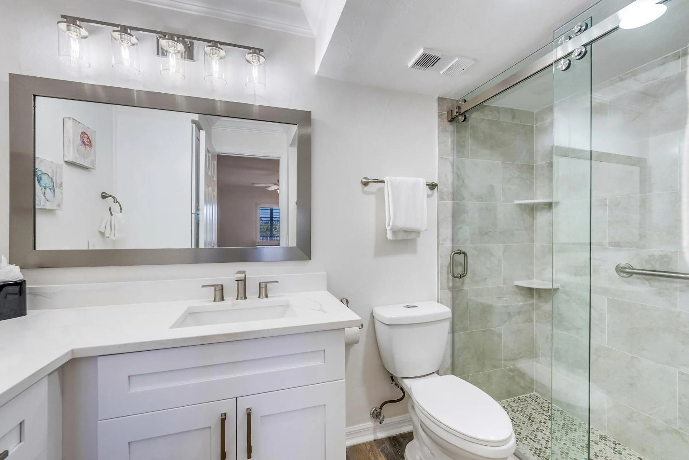 Bathroom in South Seas