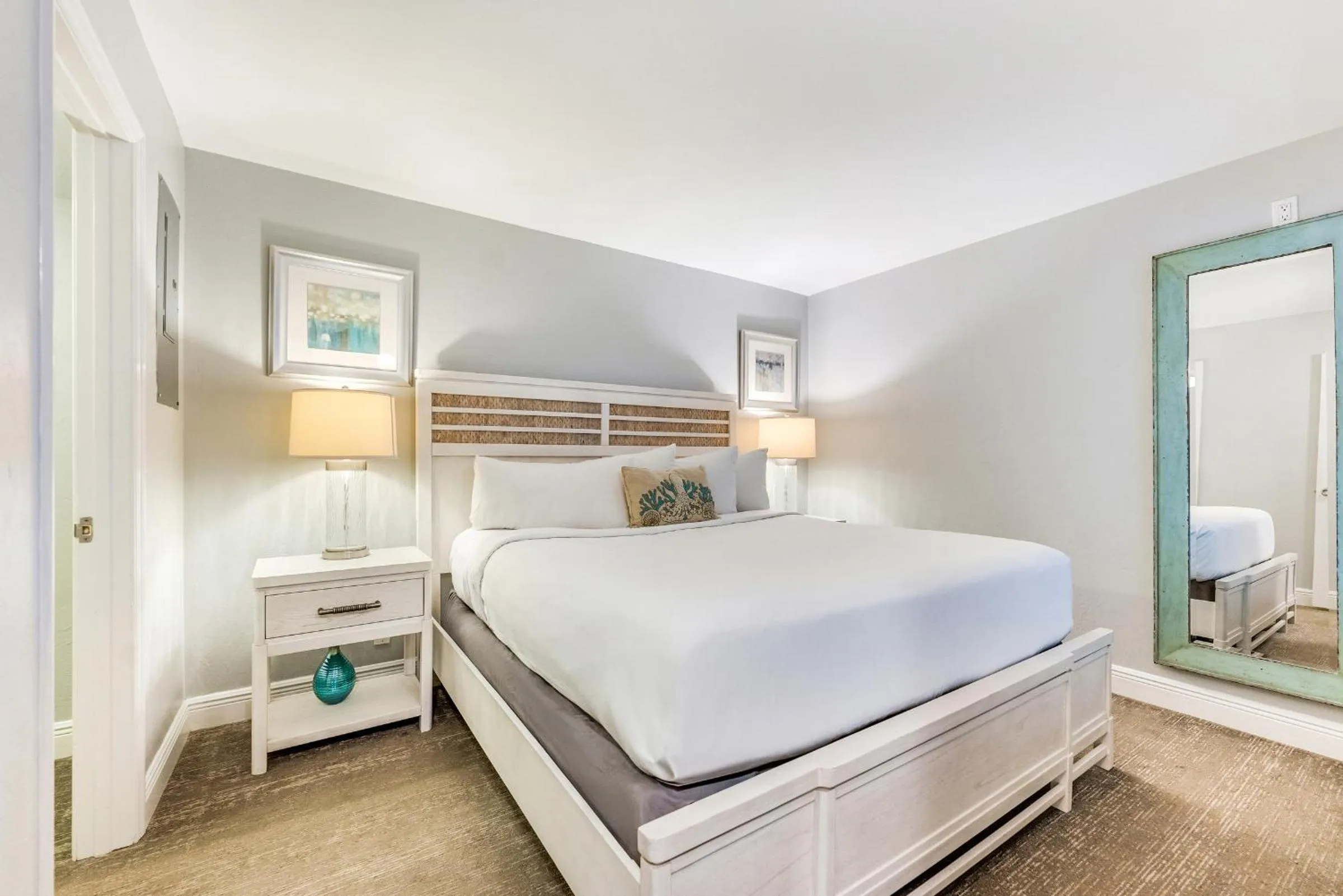 Bedroom, Bed in South Seas