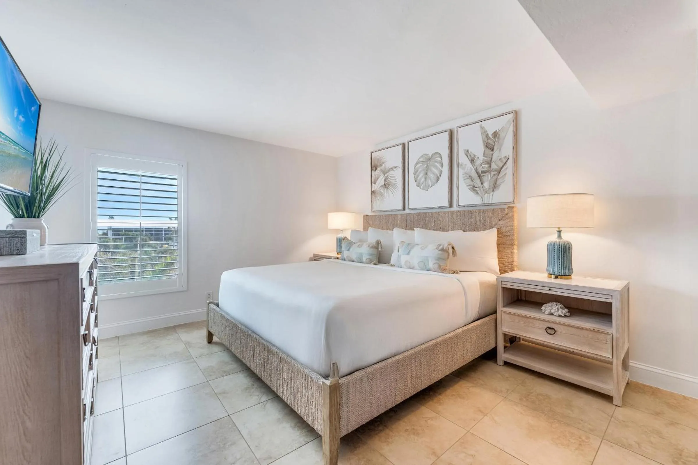 Bedroom, Bed in South Seas