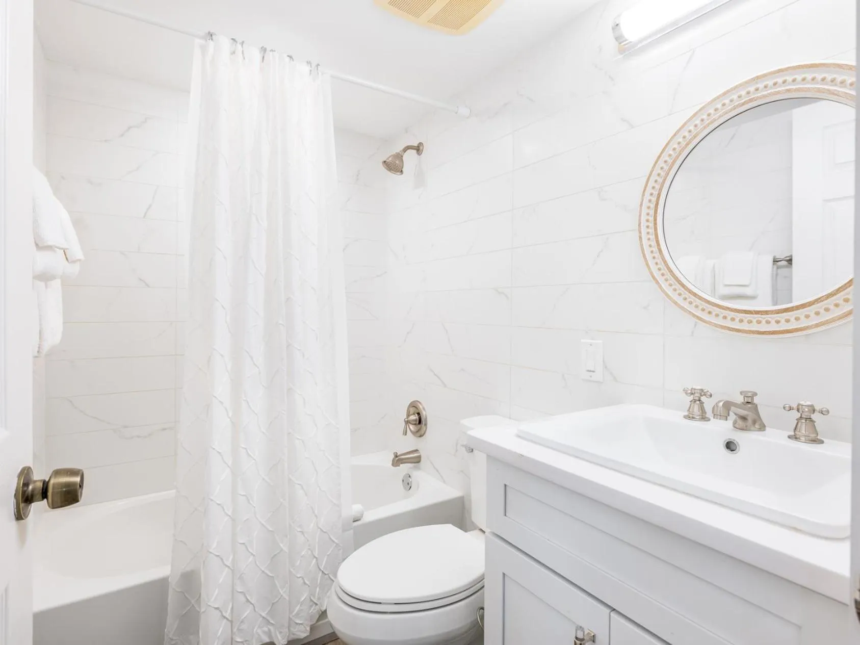 Bathroom in South Seas