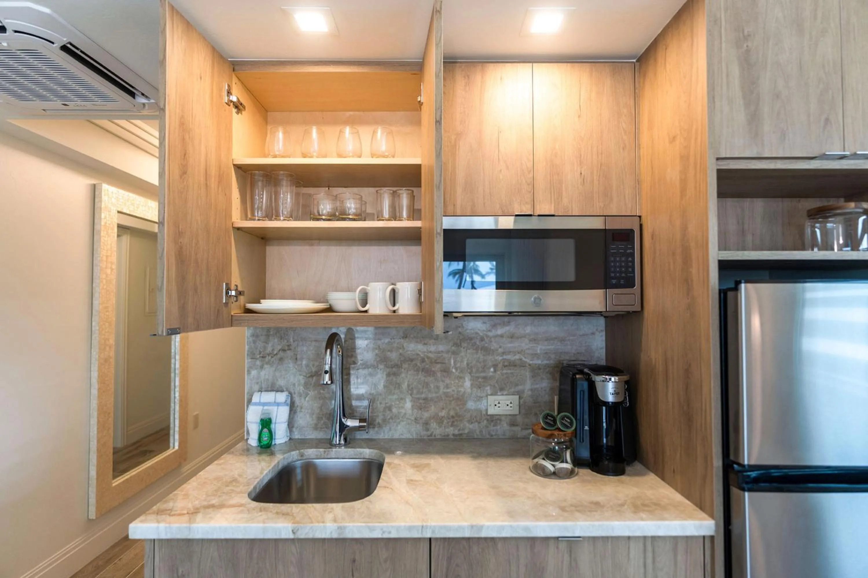 Kitchen or kitchenette in Sanibel Inn