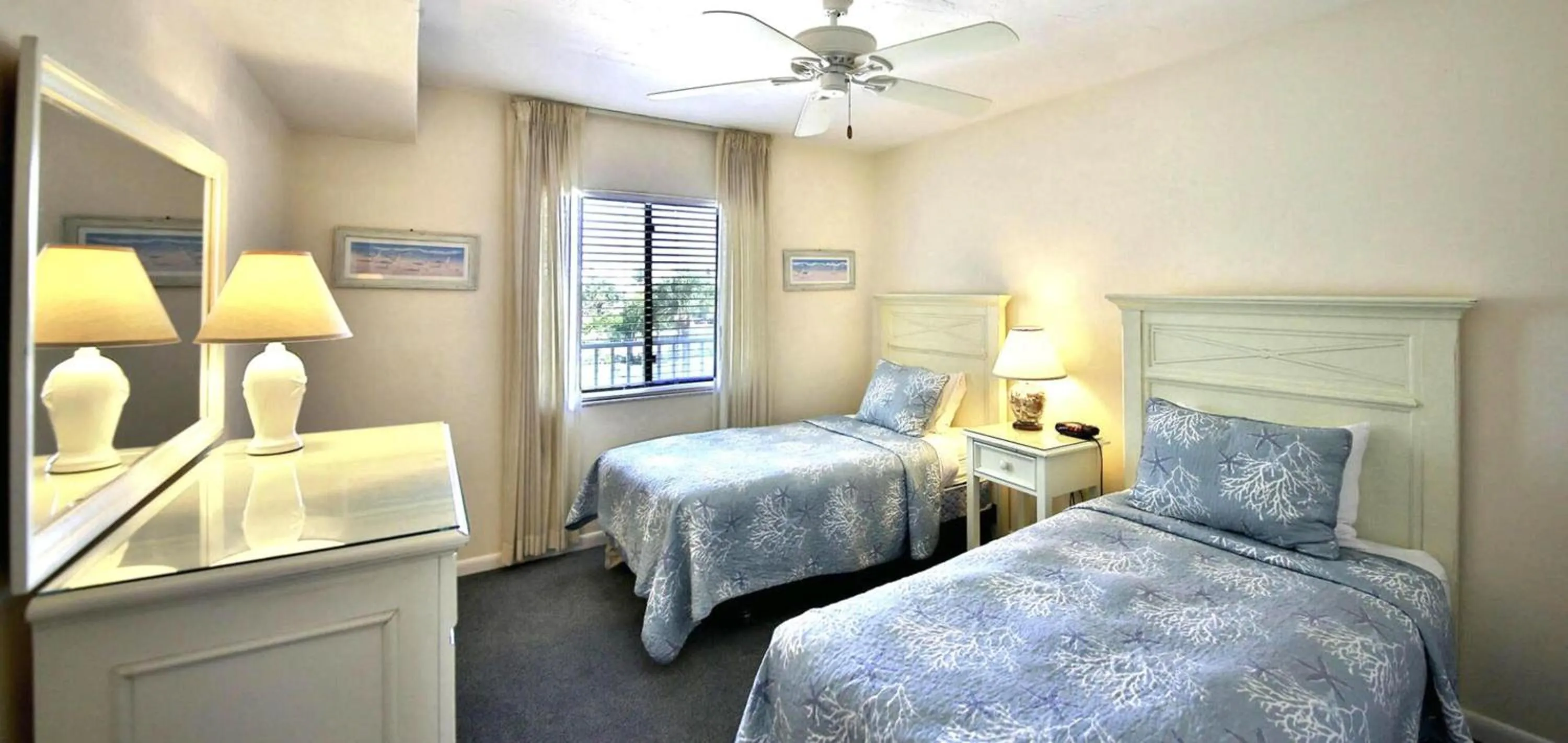 Bed in Sanibel Inn