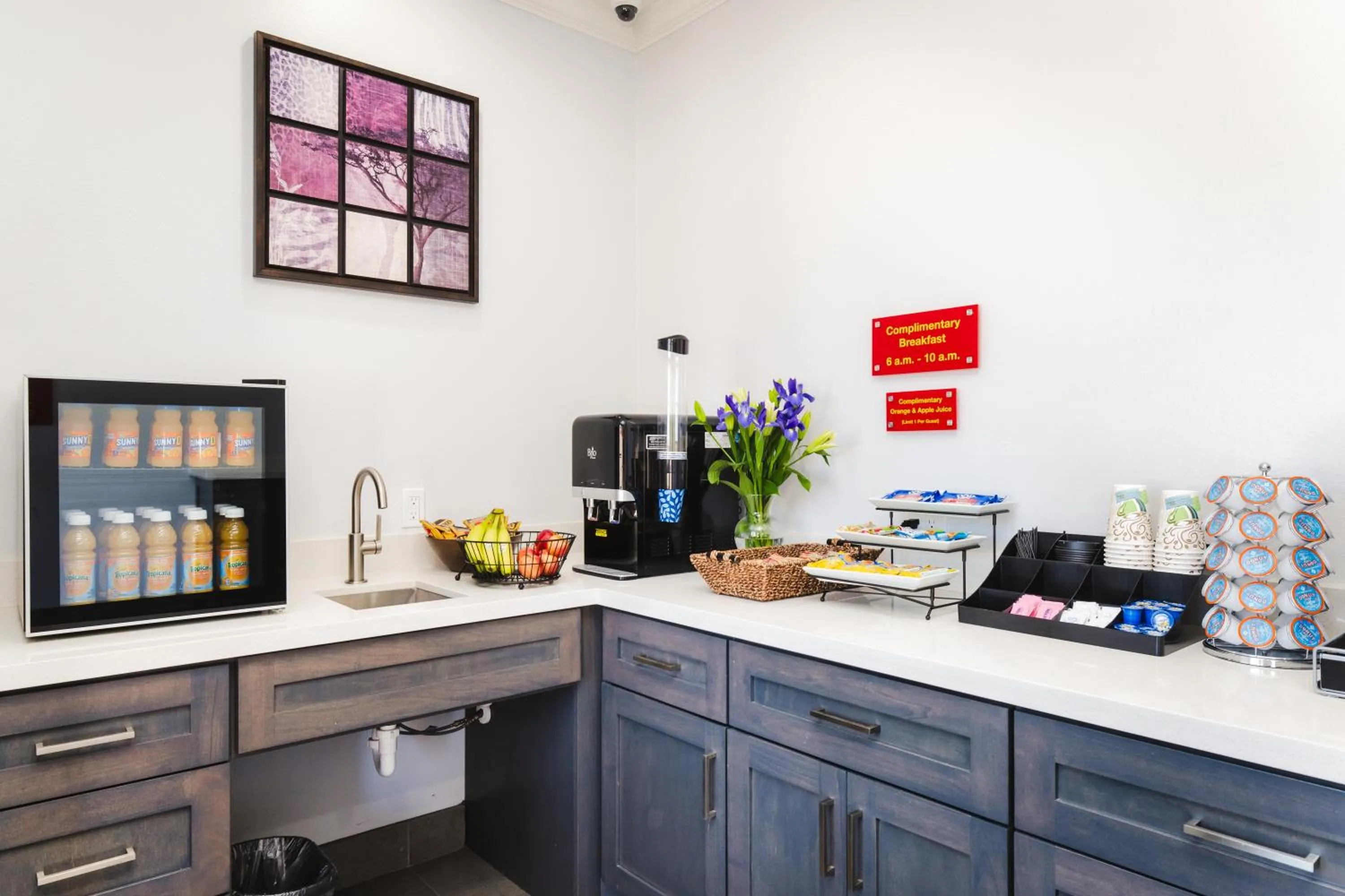 Breakfast in Palace Inn 290 - Fairbanks