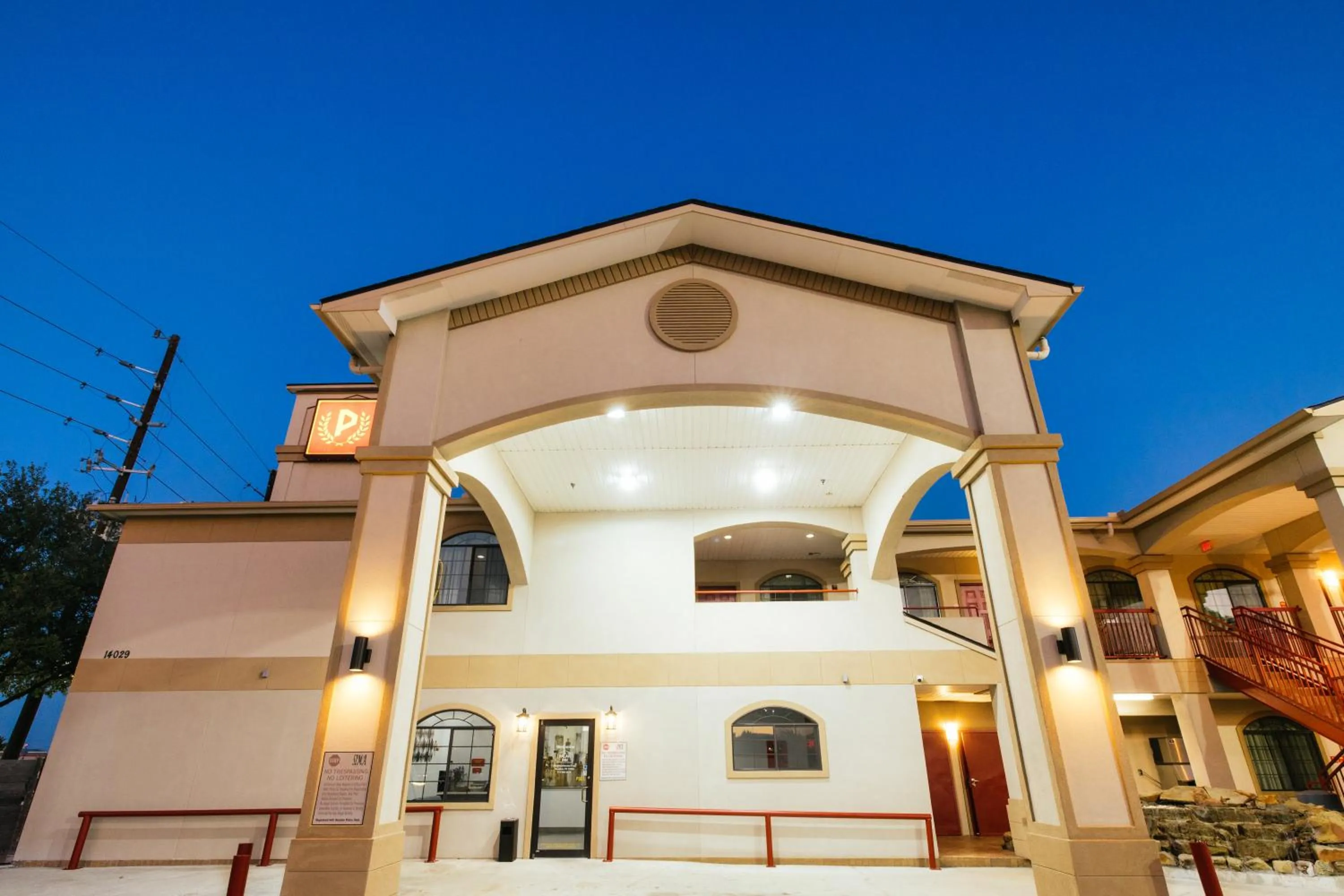 Property building in Palace Inn 290 - Fairbanks