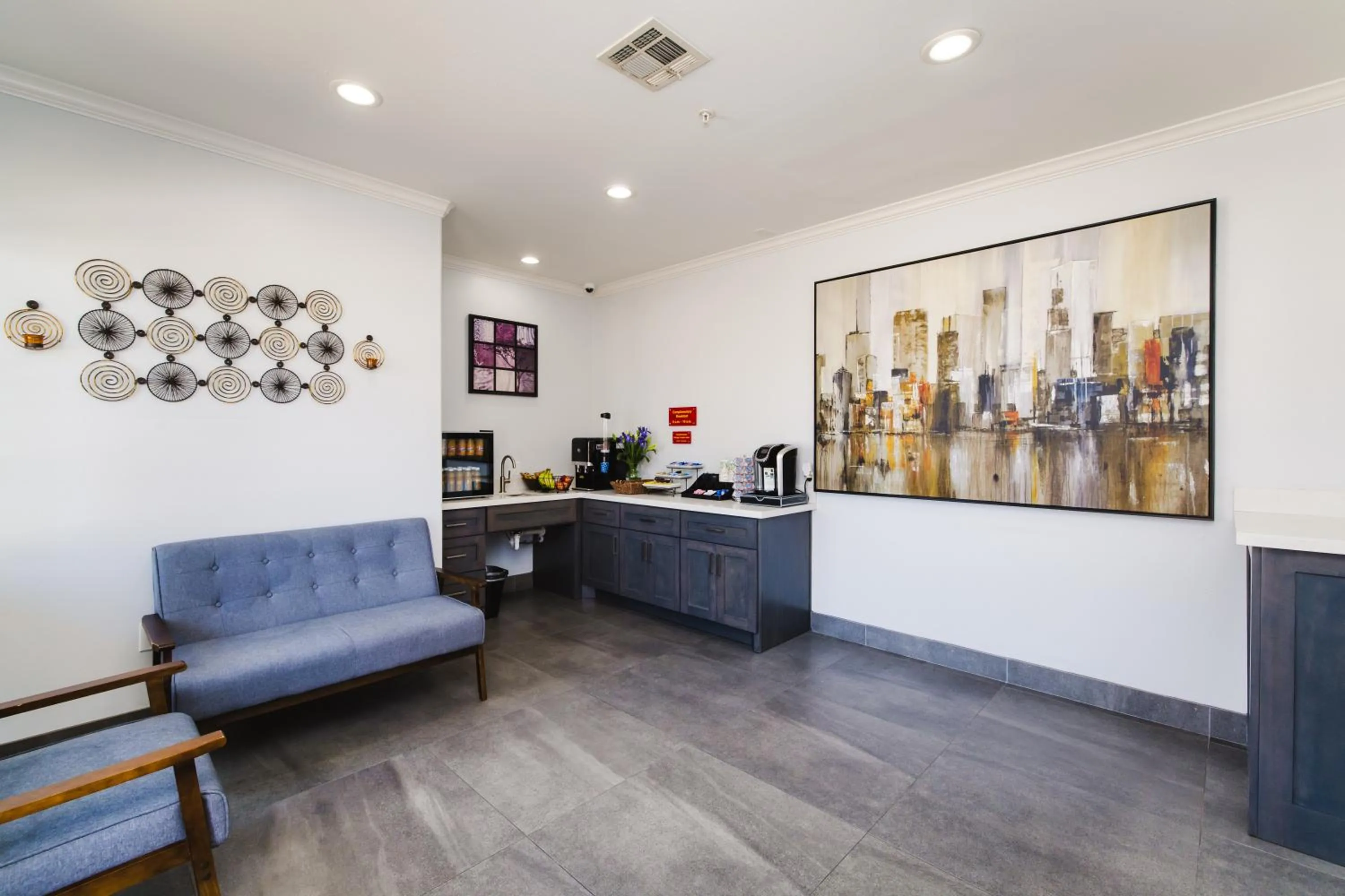 Coffee/tea facilities in Palace Inn 290 - Fairbanks