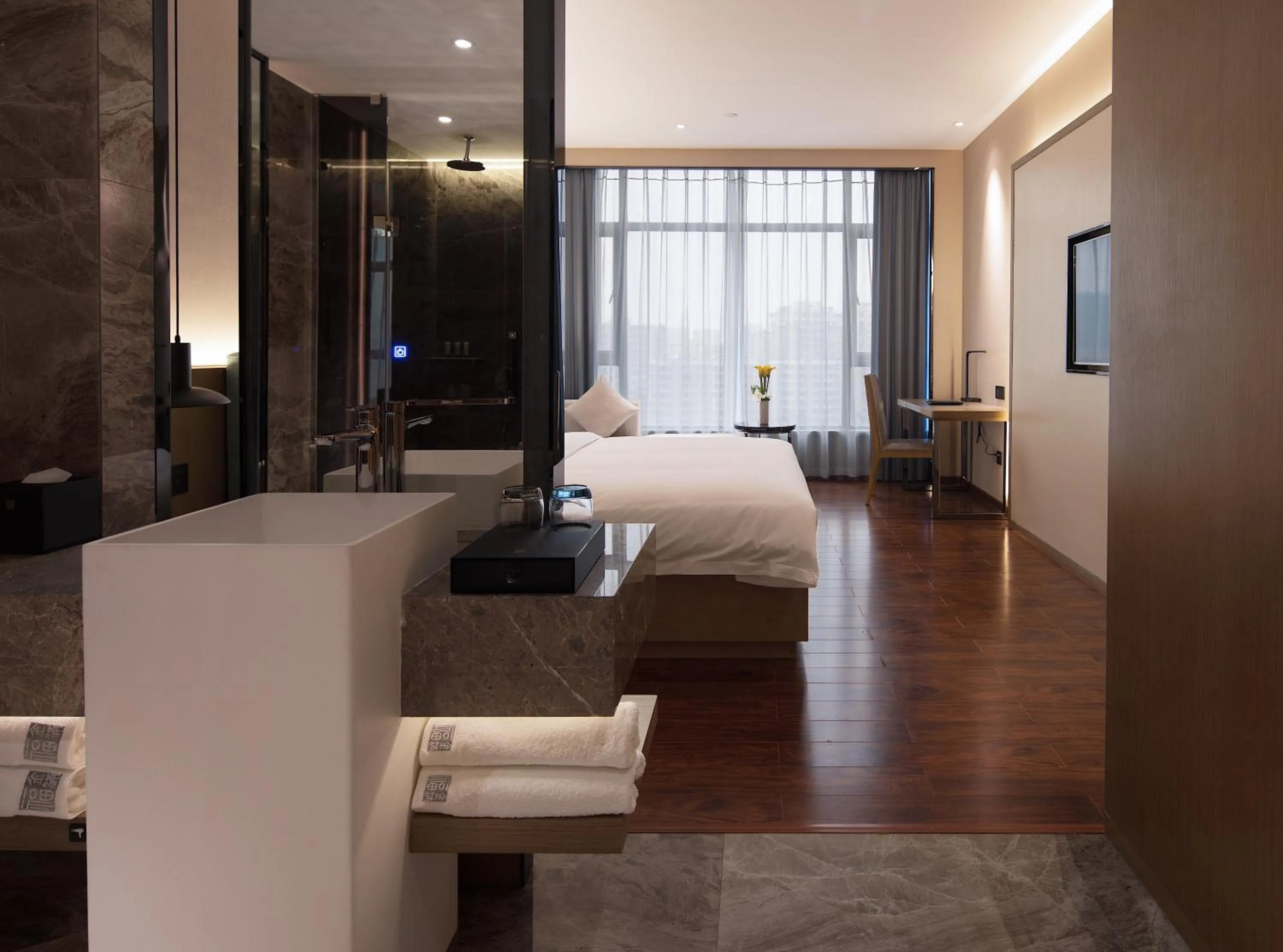 Bedroom, Bed in Jinmanfu International Hotel