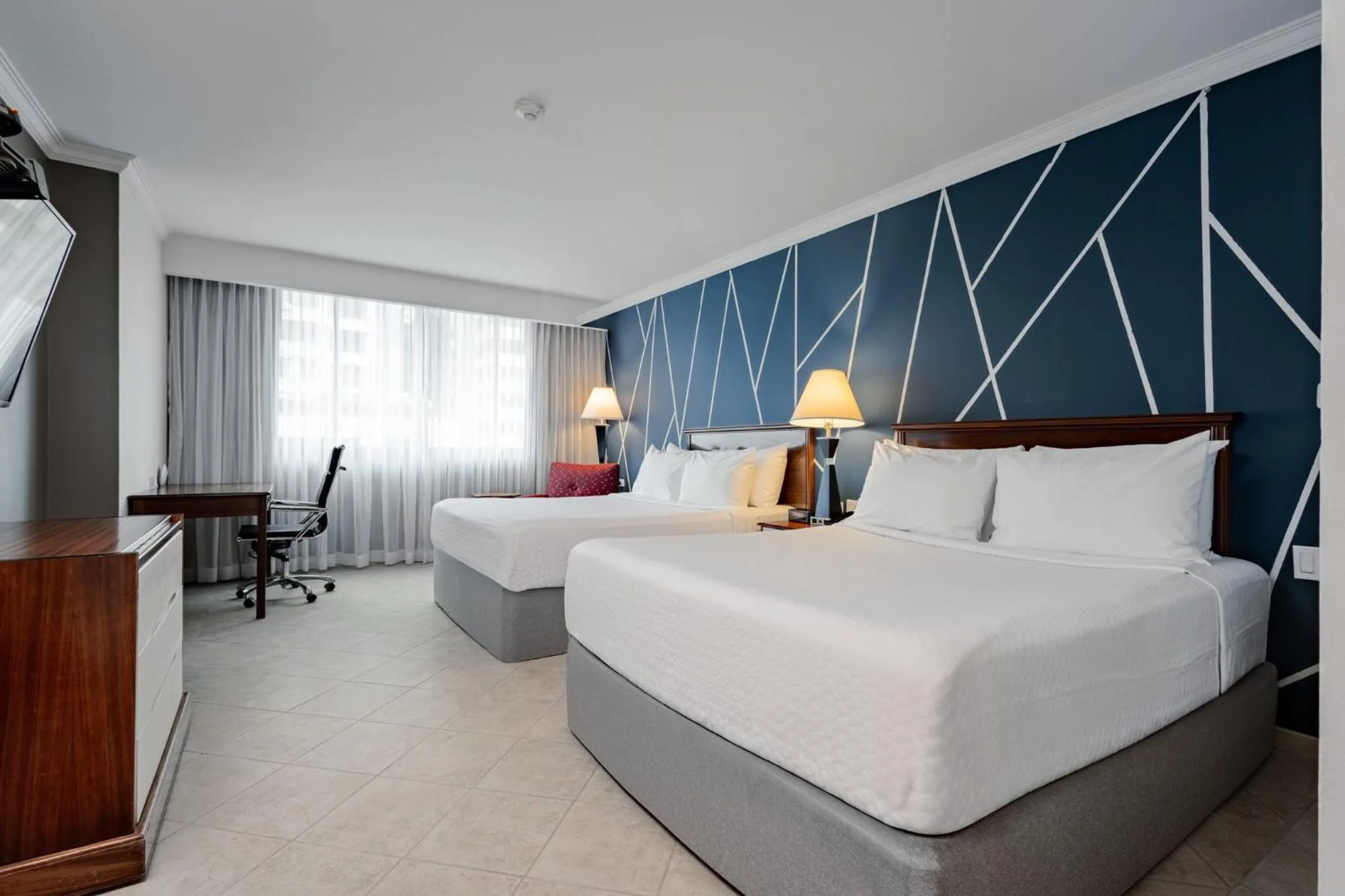 Photo of the whole room, Bed in Crowne Plaza Panama by IHG