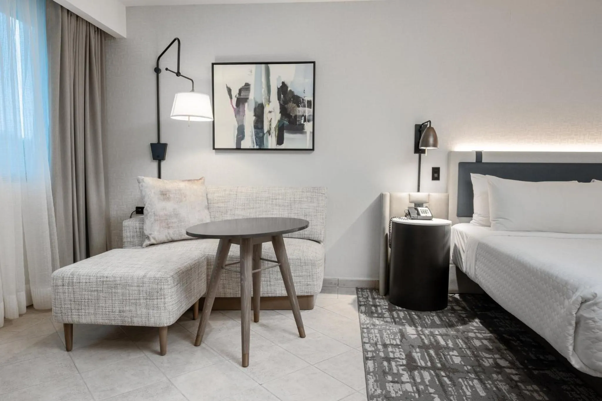 Photo of the whole room, Bed in Crowne Plaza Panama by IHG