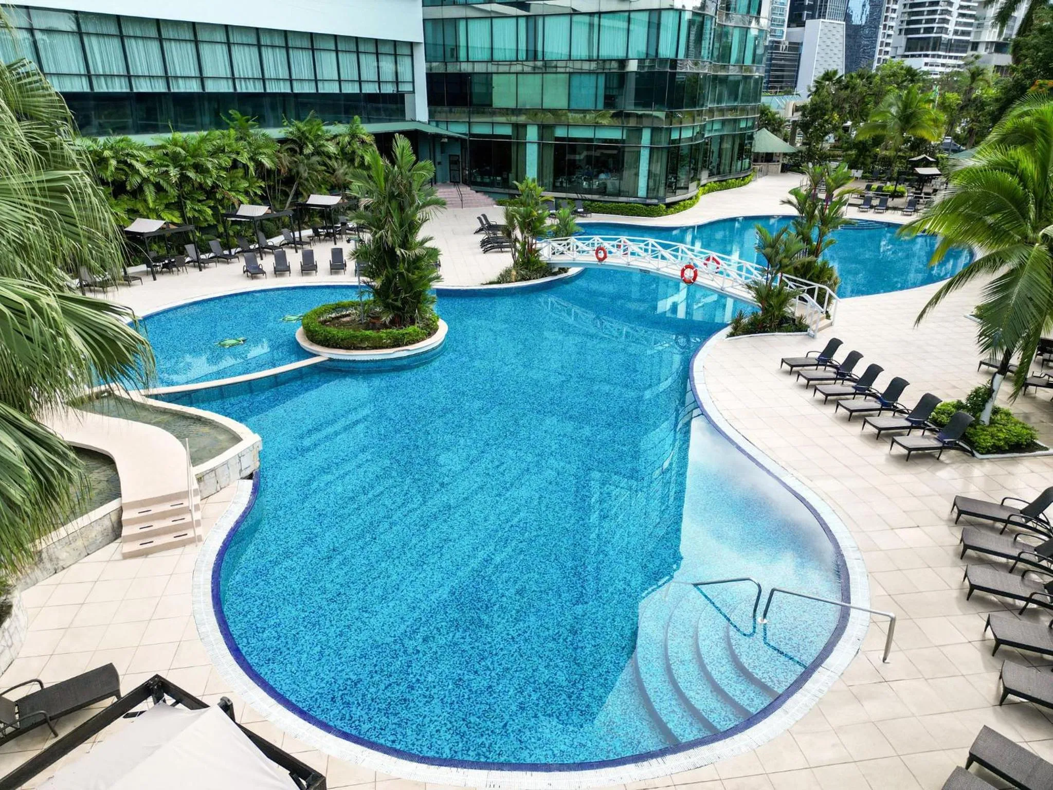 Swimming pool in Intercontinental Miramar Panama by IHG