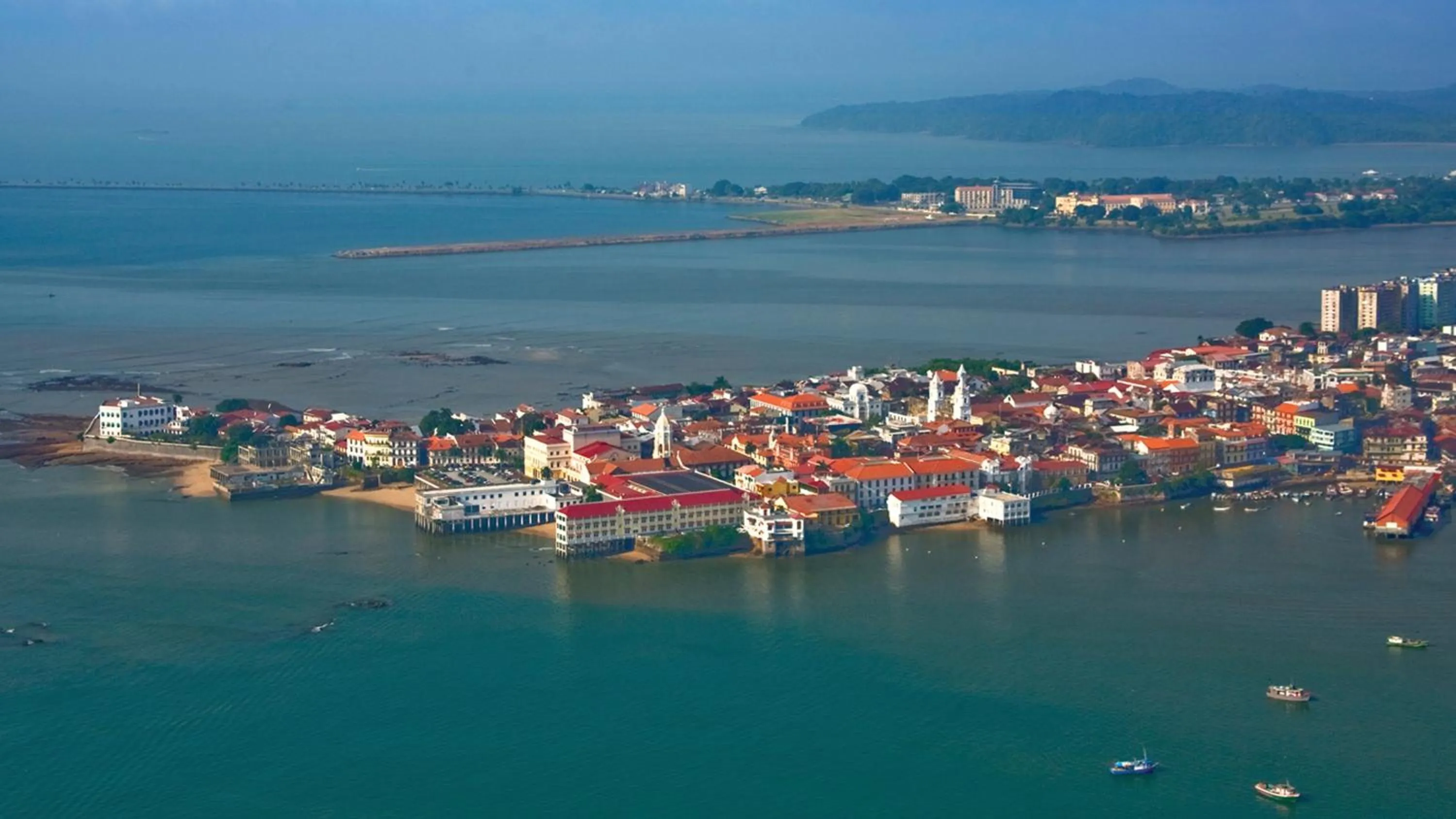Area and facilities in Intercontinental Miramar Panama by IHG