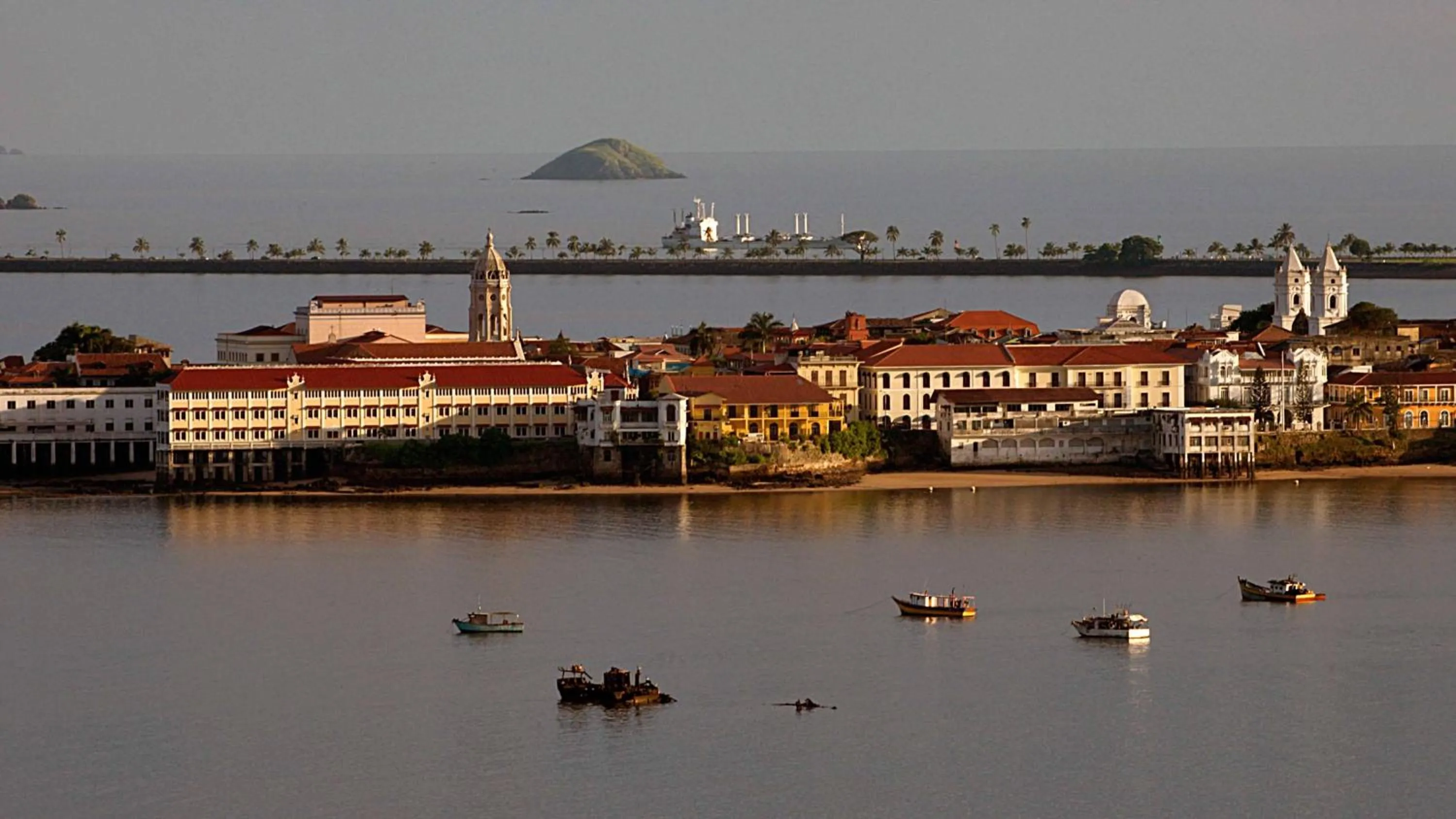 Property building in Intercontinental Miramar Panama by IHG