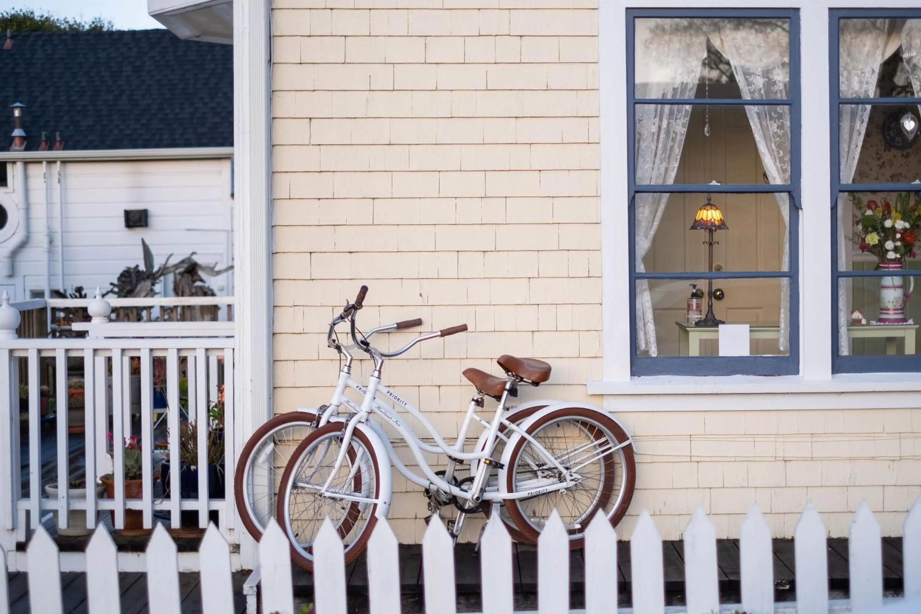 Headlands Inn Bed and Breakfast