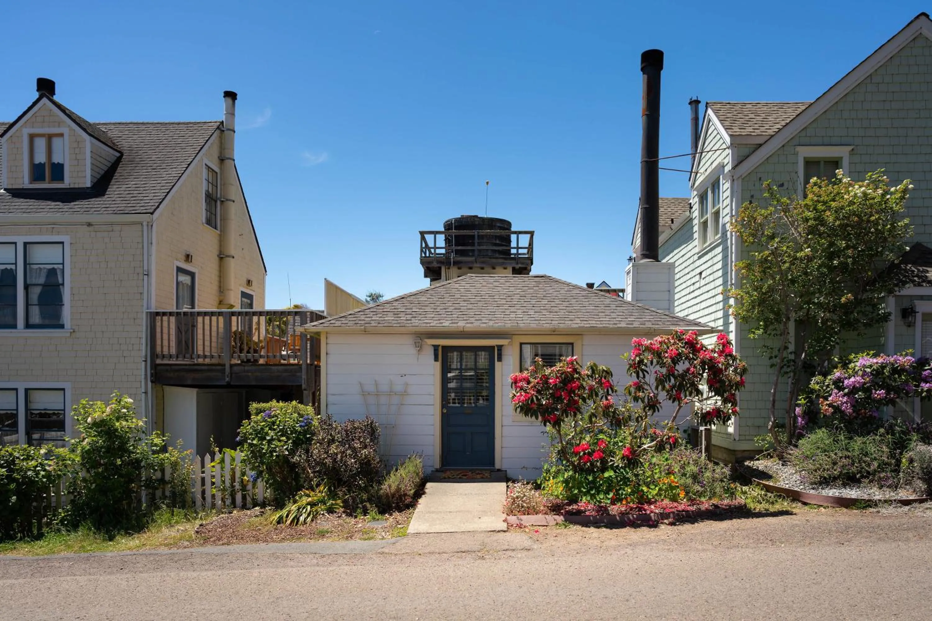 Headlands Inn Bed and Breakfast