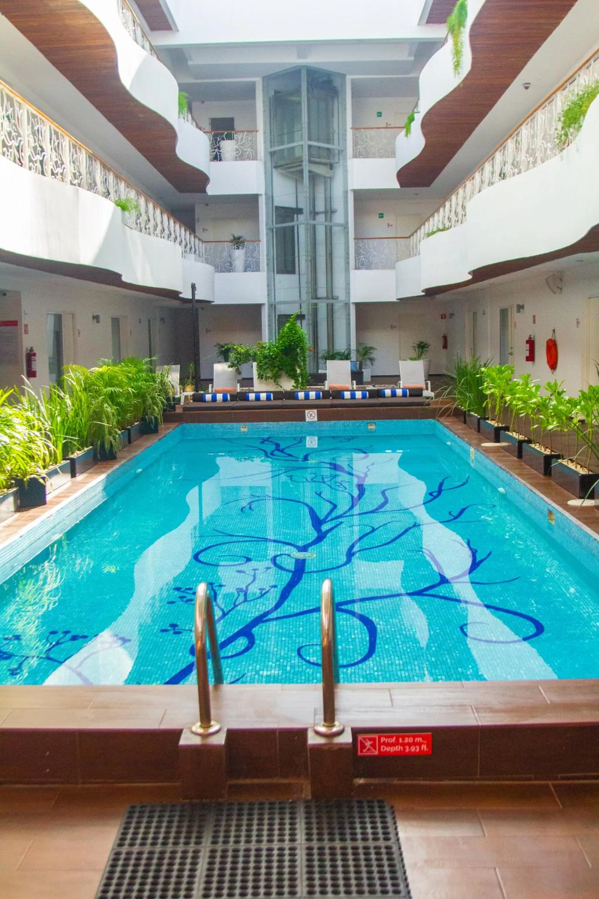 Swimming pool in In Fashion Hotel & Spa