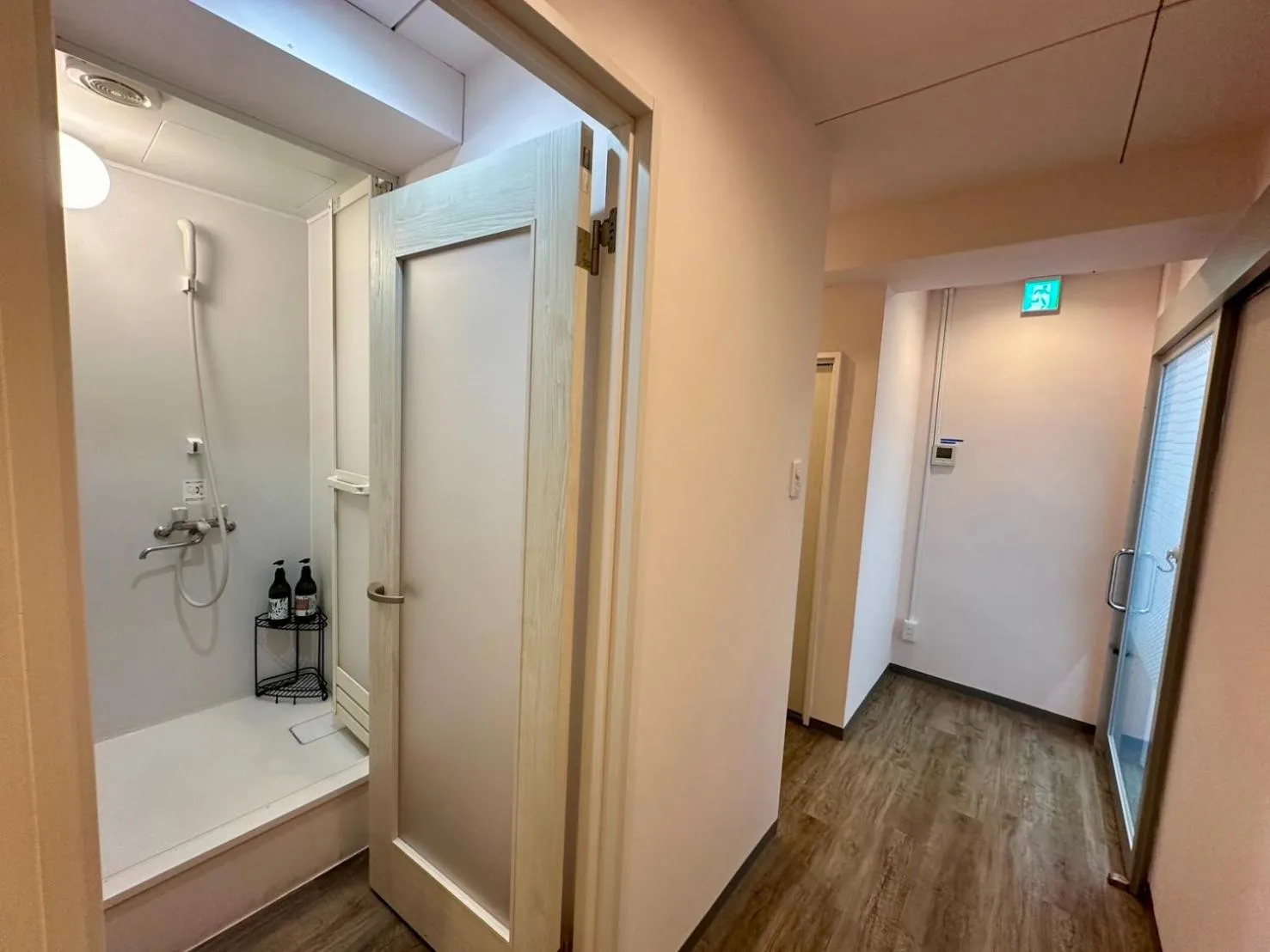 Shower in Sakura Hotel Jimbocho