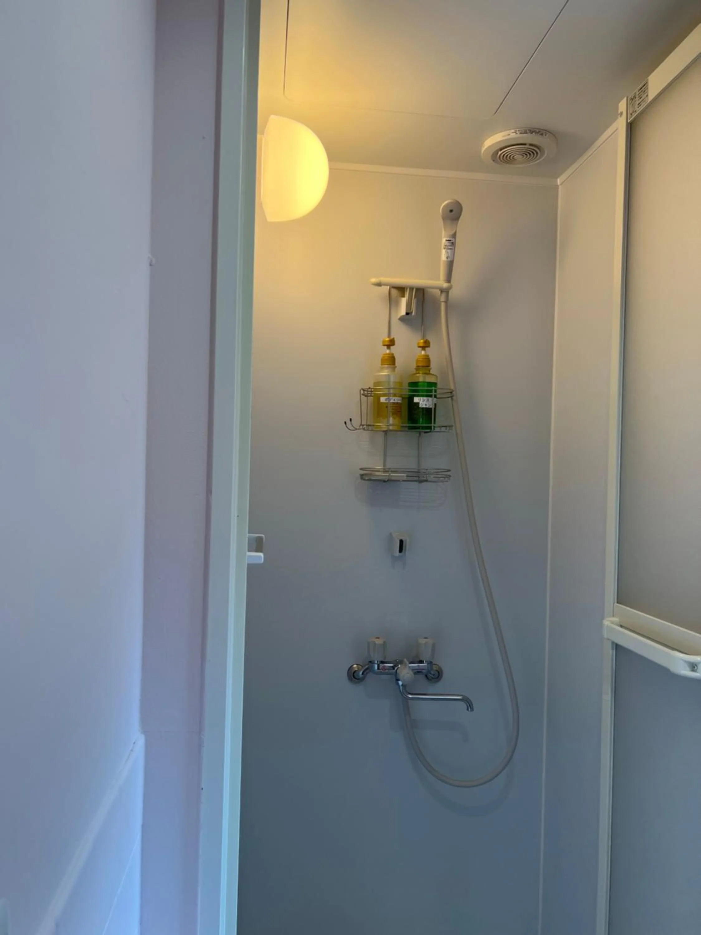 Shower in Sakura Hotel Jimbocho