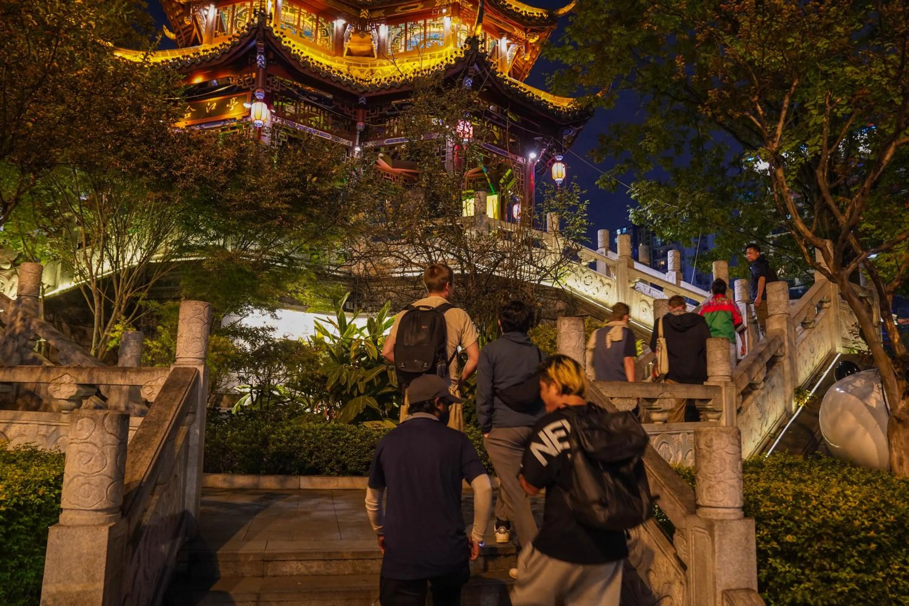 Hiking in Chengdu Flipflop Hostel Poshpacker (Chunxi Road Metro Station)