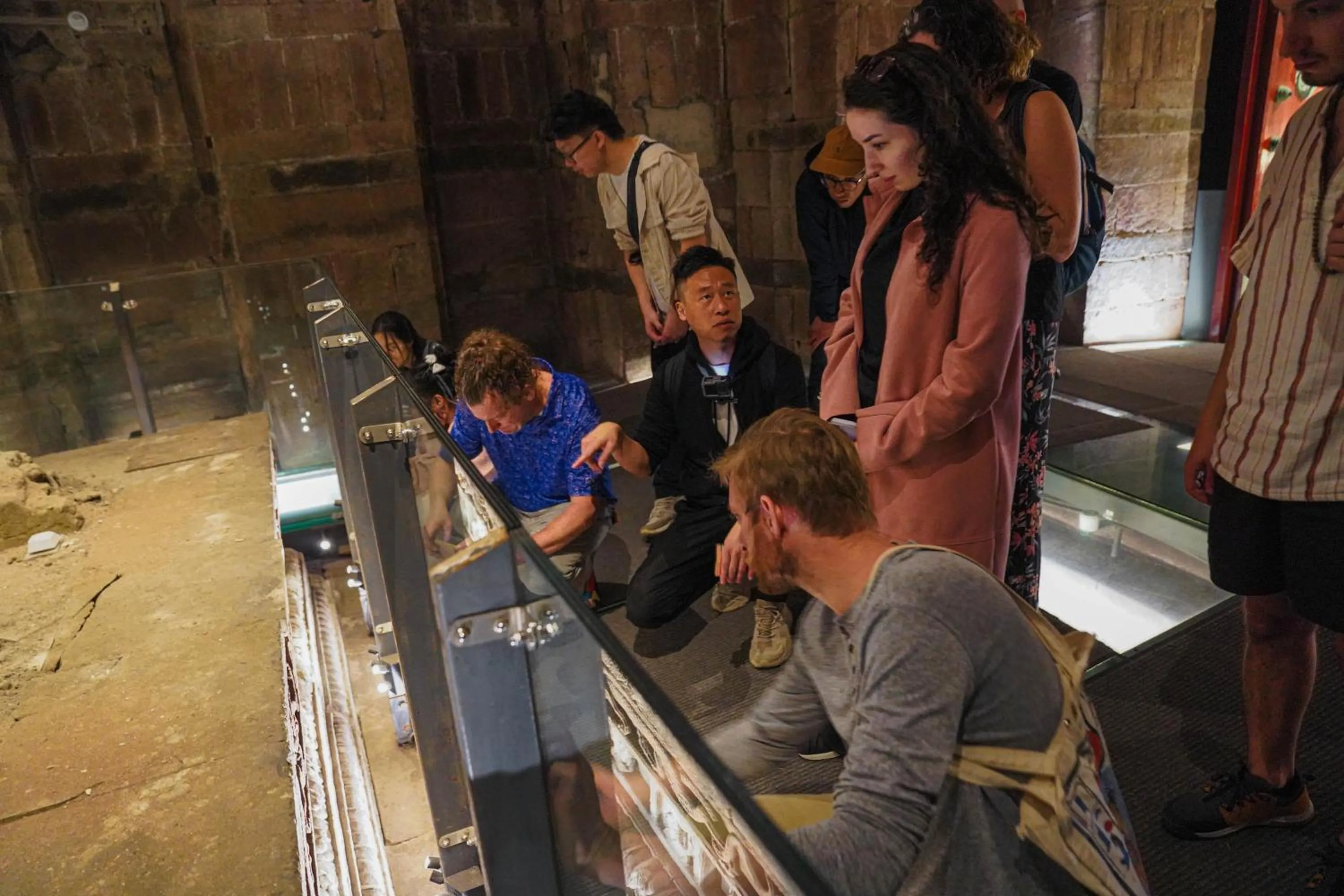 Hiking in Chengdu Flipflop Hostel Poshpacker (Chunxi Road Metro Station)